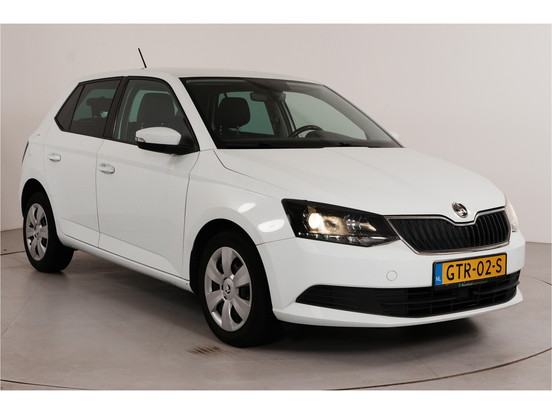 ŠKODA Fabia 1.0 TSI Drive | Navi | Cruise | PDC |