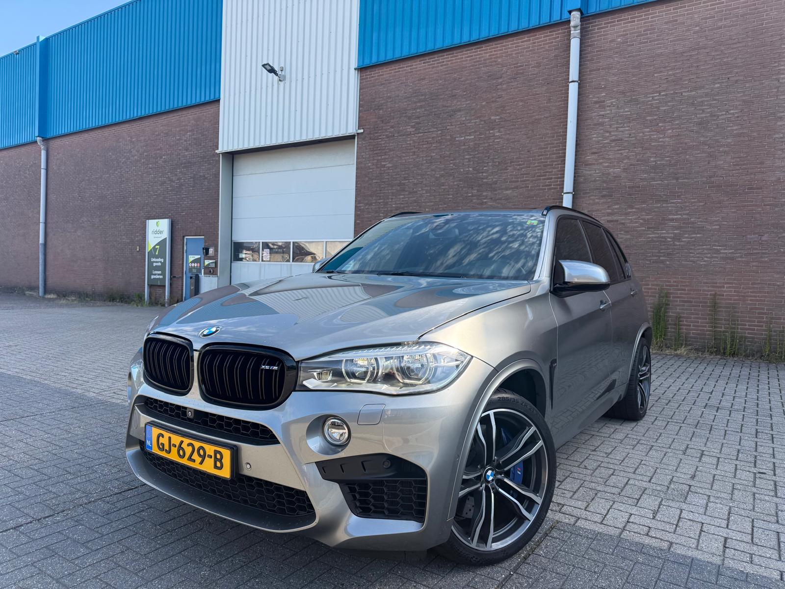 BMW X5 M | 2E EIGENAAR |3/6/12MND GARANTIE| PANO | LED | B&O | DAB | HEAD-UP | 360 CAMERA | TREKHAAK | BOMVOL |