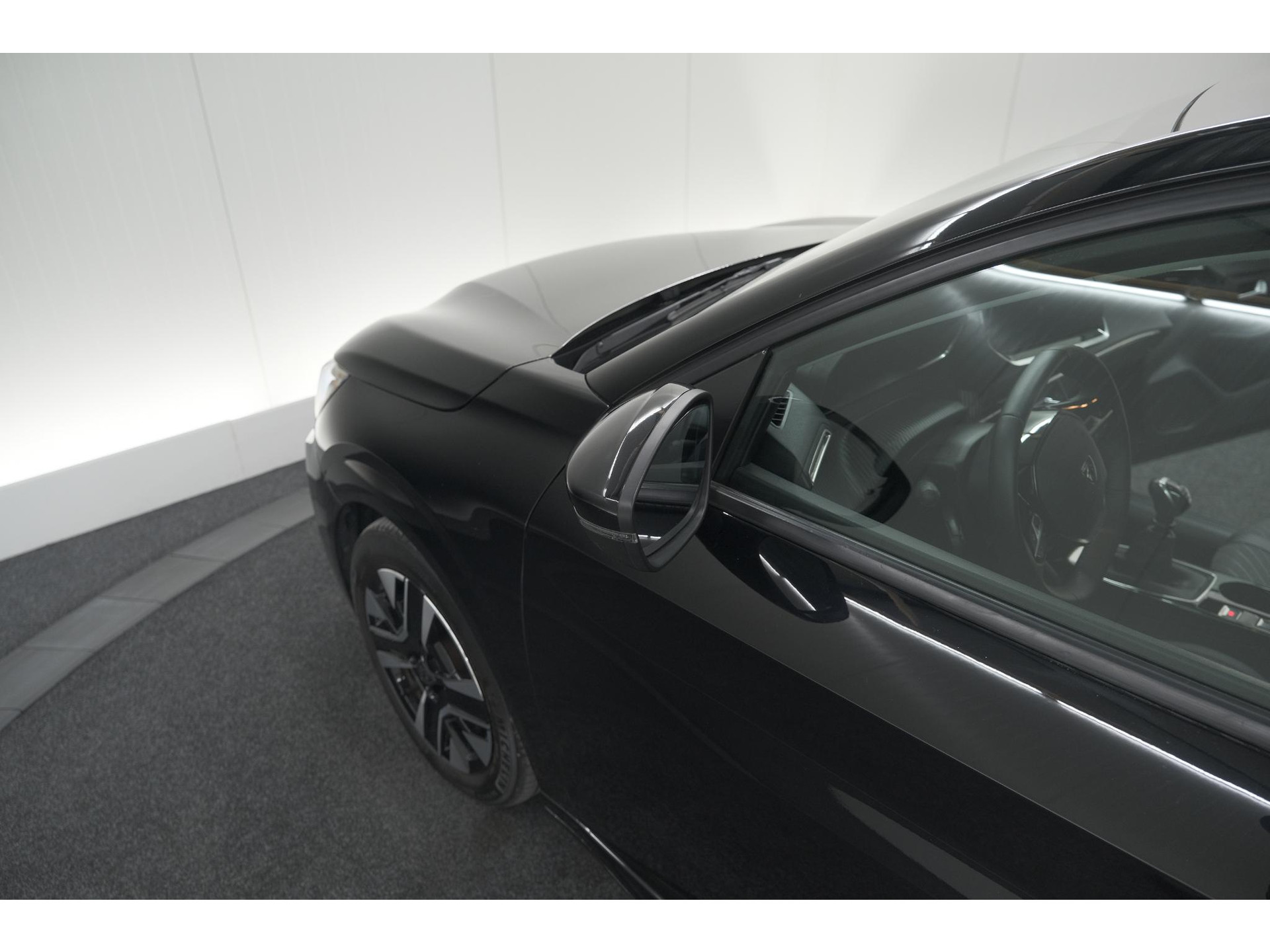 Peugeot 208 PureTech 100 Allure | Parkeersensoren | Navigatie | Apple Carplay