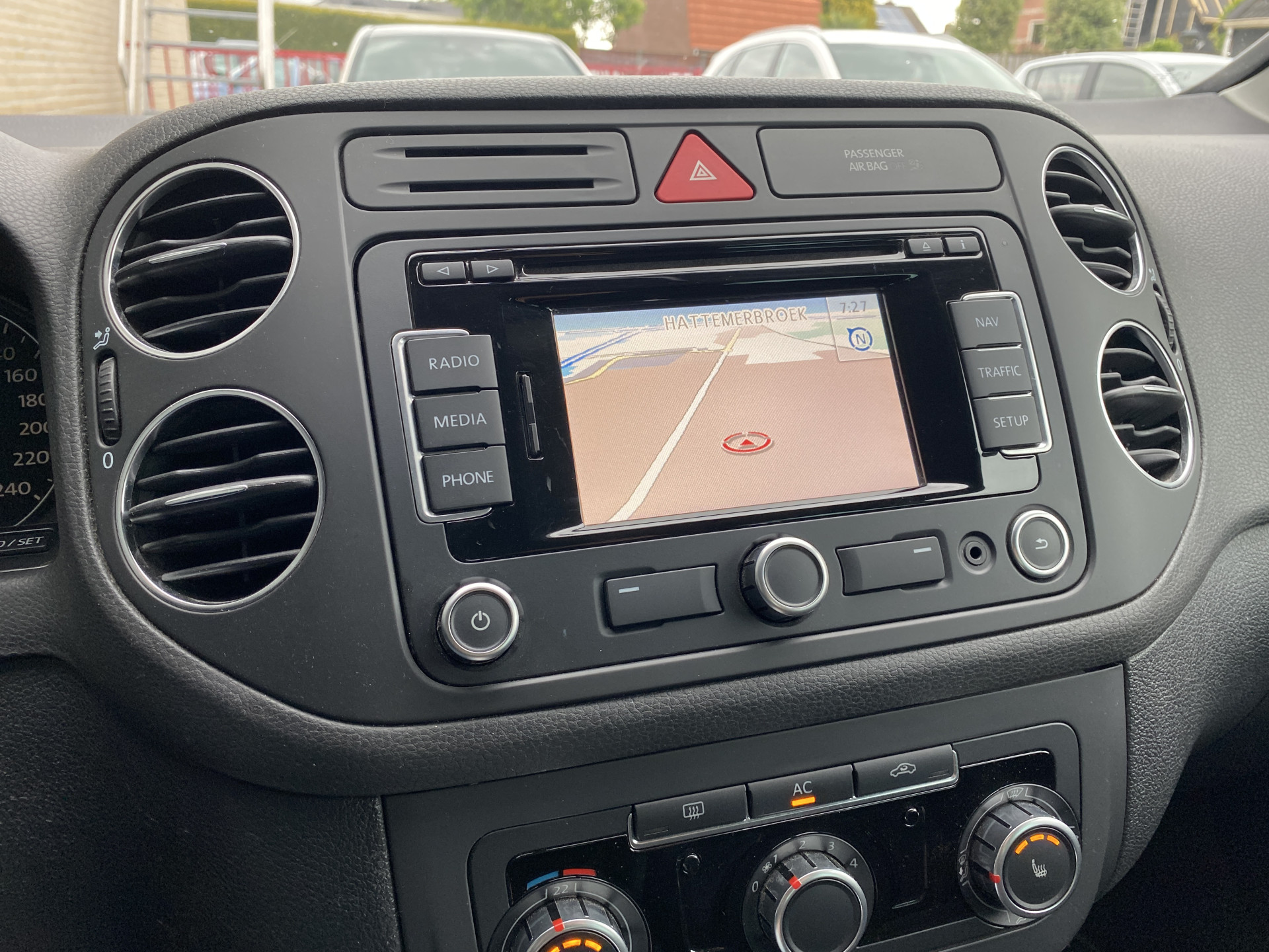 Volkswagen Golf Plus 1.4 TSI 122 pk Team AUT. | navigatie | cruise control | stoelverwarming | trekhaak | all season banden