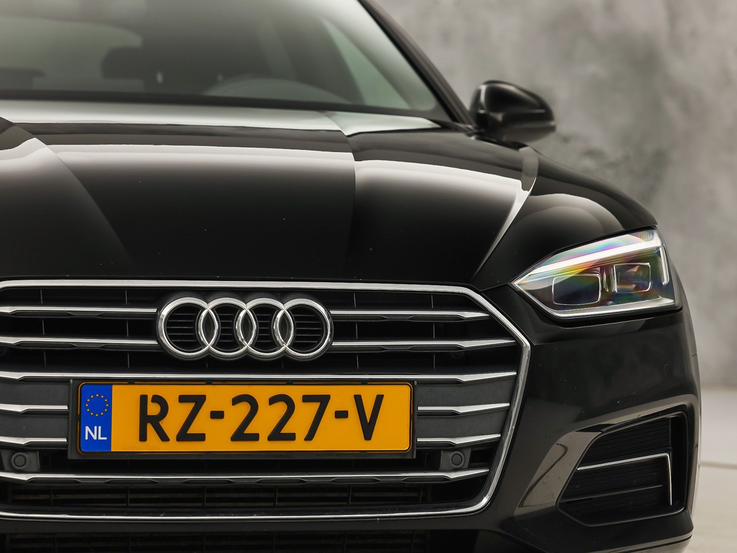 Audi A5 Sportback 2.0 TFSI S-Line Sport 190Pk Automaat (2X S-LINE, VIRTUAL COCKPIT, GROOT NAVI, PLAT SPORTSTUUR, LEDER, STOELVERWARMING, SPORTSTOELEN, GETINT GLAS, PARKEERSENSOREN, NIEUWSTAAT)