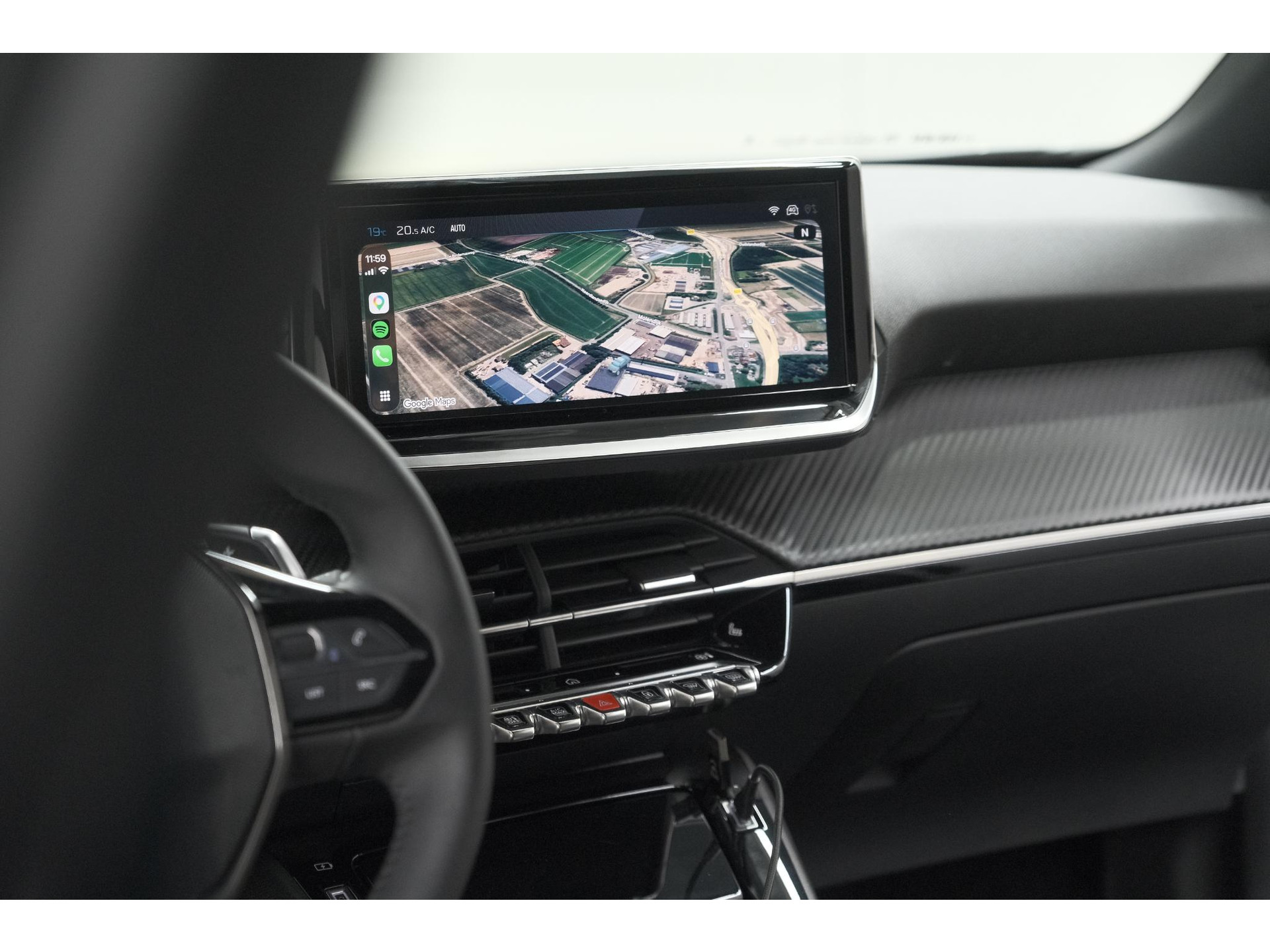 Peugeot 2008 PureTech 130 EAT8 Allure | Allseason banden | 360 Camera | Dodehoekdetectie | Apple Carplay | Stoelverwarming