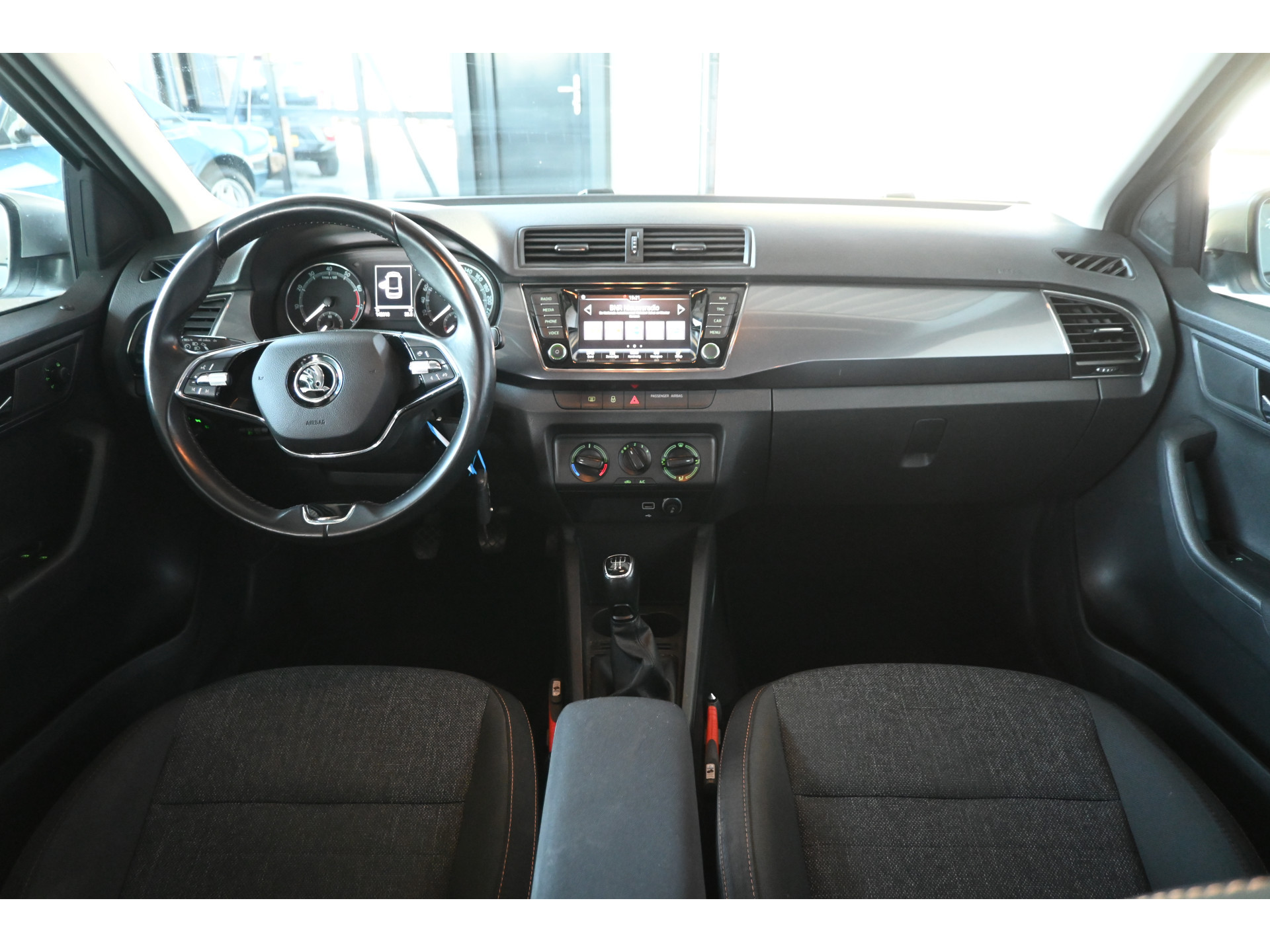 ŠKODA Fabia Combi 1.0 TSI Business Edition Airco Navigatie LED Cruise Control 1e Eigenaar Rijklaarprijs! Inruil Mogelijk!
