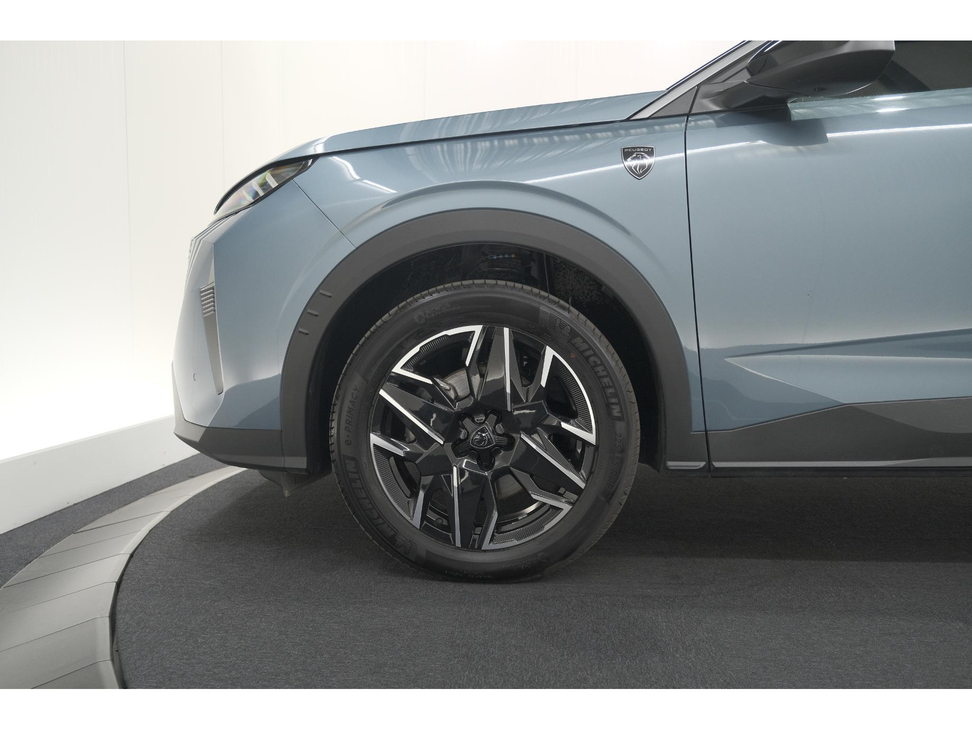Peugeot 5008 1.2 Hybrid 136 GT 7p | Adaptieve Cruise control | Elektrische Kofferklep | Stoelverwarming