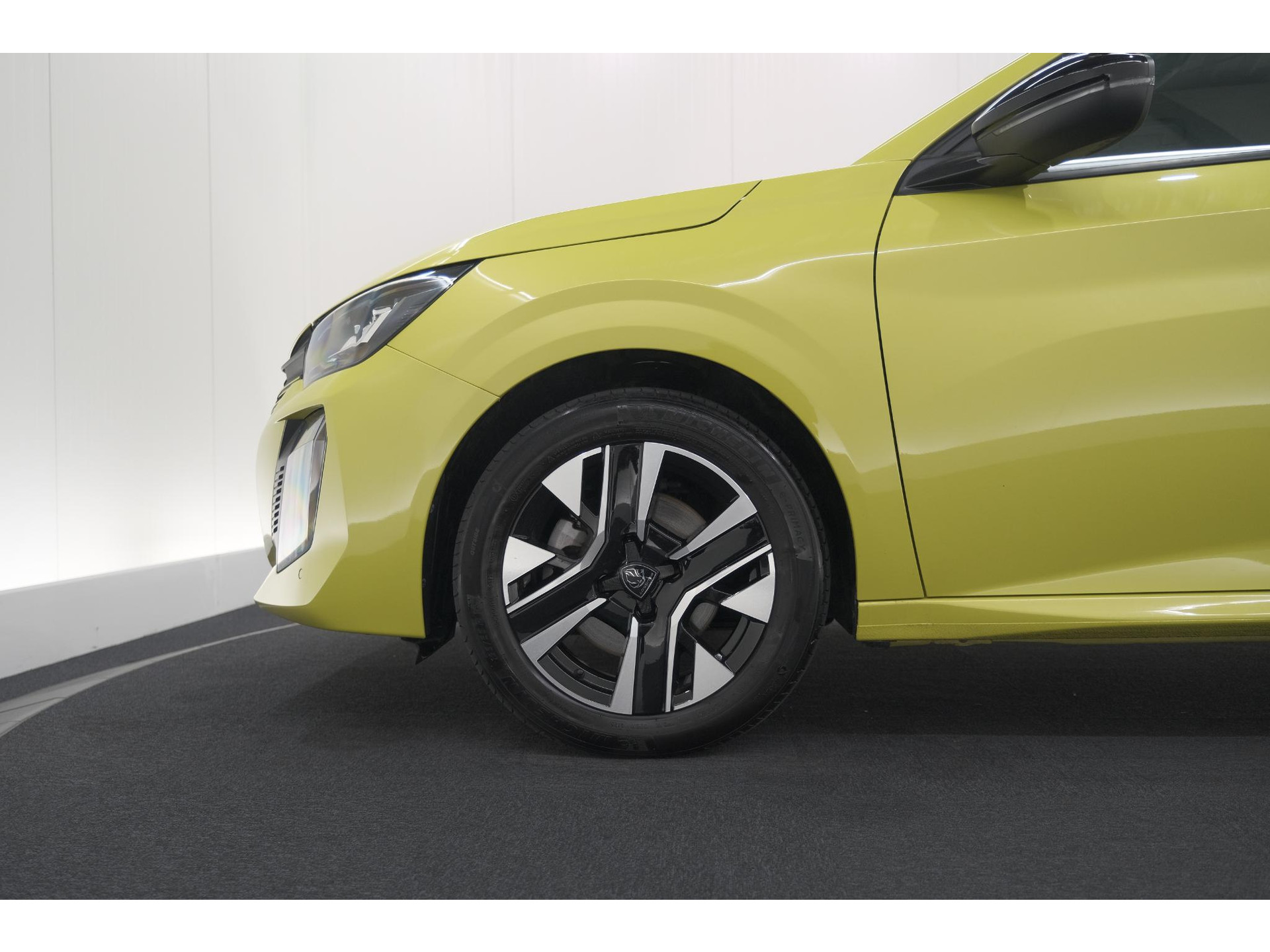 Peugeot 208 PureTech 100 Allure | Apple Carplay | Parkeersensoren | Climate Control