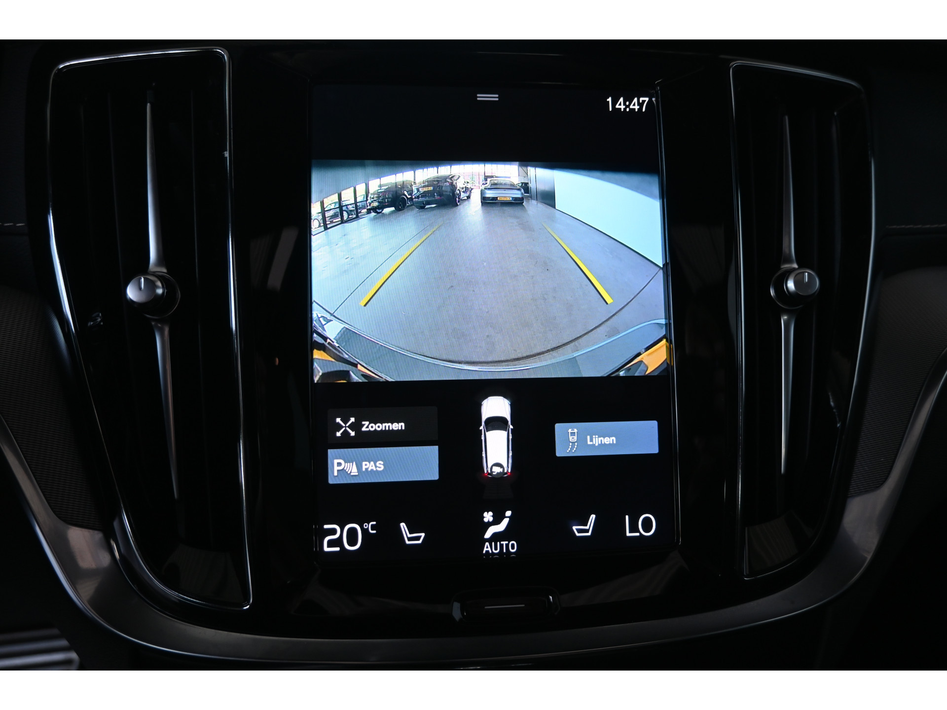 Volvo V60 2.0 T8 Plug-in hybrid AWD Plus Bright Panoramdak Stoelverwarming Carplay Led Adaptieve Cruise  Clima Lane Assist Camera 100% Onderhouden! Inruil Mogelijk!