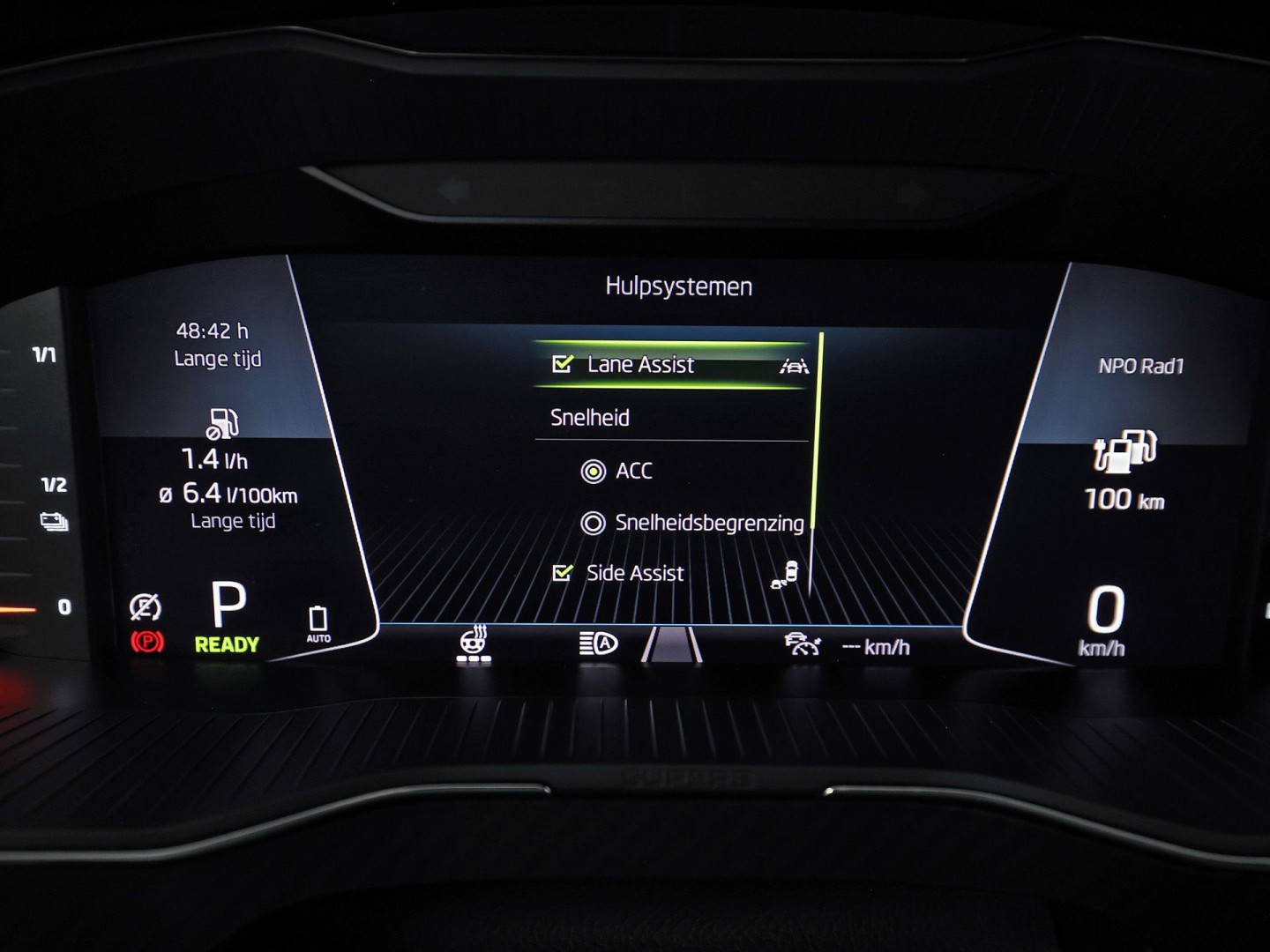 ŠKODA Superb Combi 1.4 TSI iV Sportline 218Pk Automaat (VIRTUAL COCKPIT, SOH 90,5%, APPLE CARPLAY, MEMORY SEATS, STOELVERWARMING ACHTER, GETINT GLAS, ADAPTIVE CRUISE, SFEERVERLICHTING, NIEUWE APK, NIEUWSTAAT)