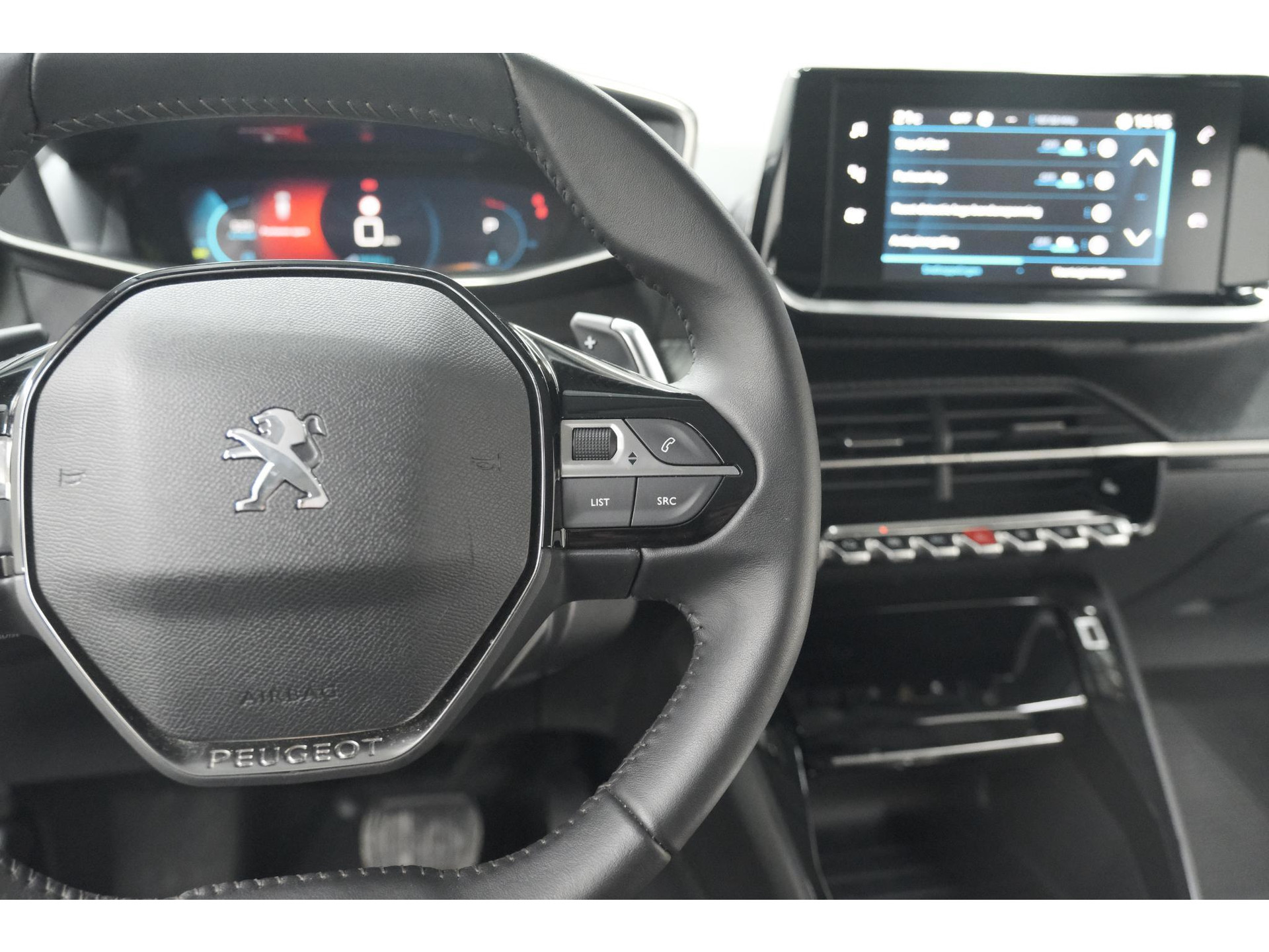 Peugeot 208 PureTech 100 EAT8 Allure Pack | Camera | Apple Carplay | Parkeersensoren | Stoelverwarming