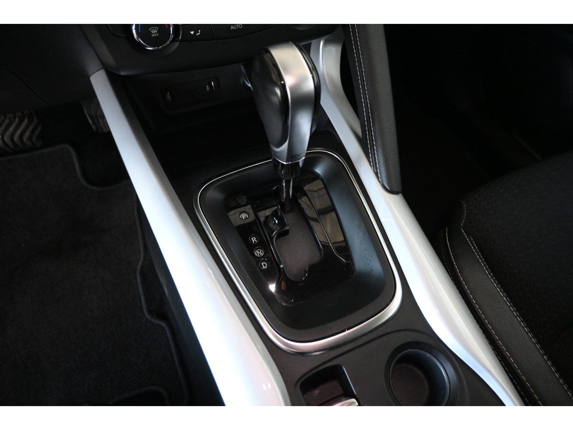 Renault Kadjar 1.2 TCe Intens Automaat Clima Navigatie LED Goed Onderhouden! Inruil Mogelijk!