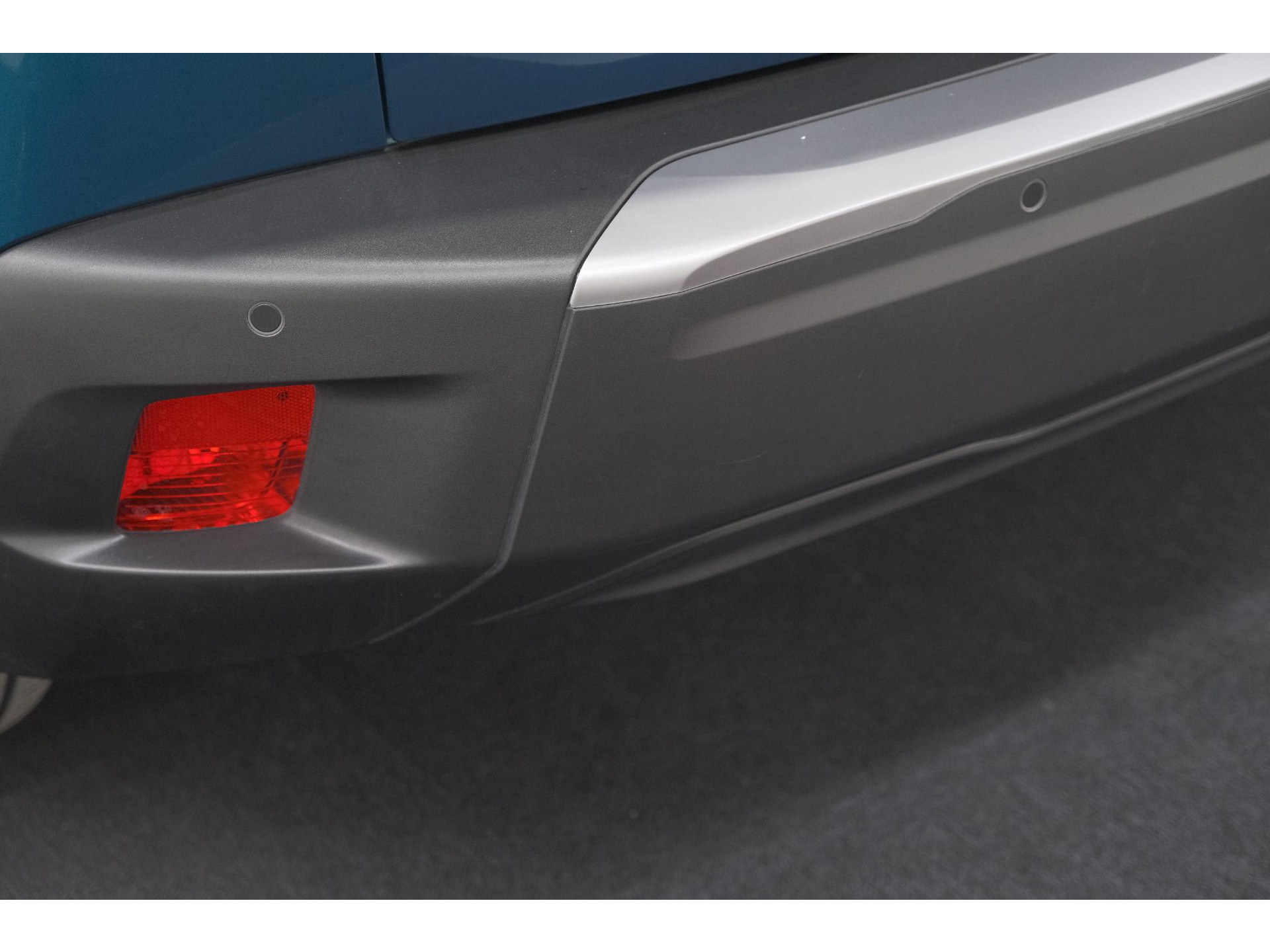 Peugeot e-2008 EV Allure Avantage 54 kWh | 11 KW Laadfunctie | Parkeersensoren | Apple Carplay