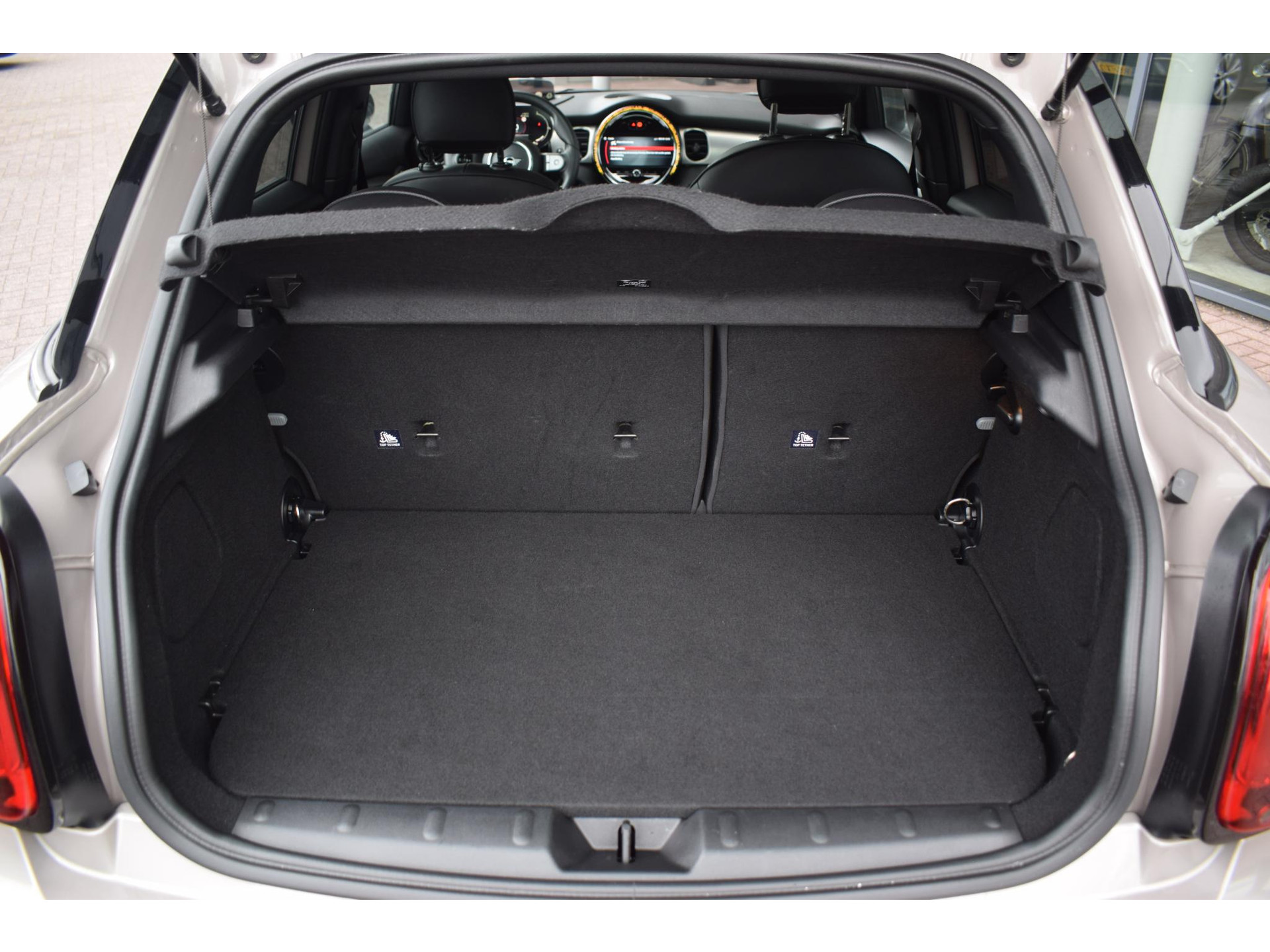 MINI 5-Deurs 2.0 Cooper S MINI Yours | Pano | Leer | H/K | HUD | Stuur-en Stoelverwarming