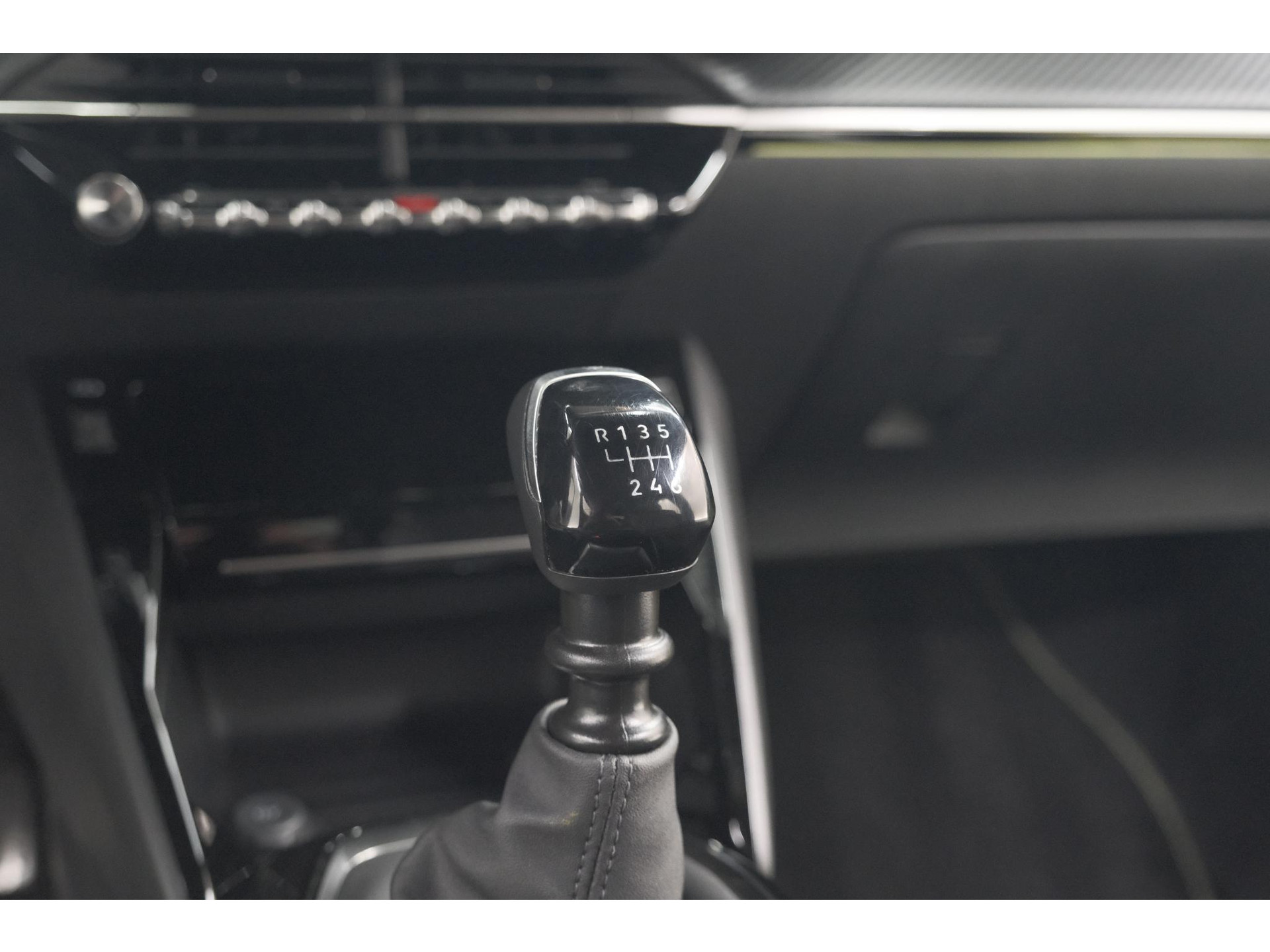 Peugeot 208 PureTech 100 GT | Camera | Apple Carplay | Parkeersensoren