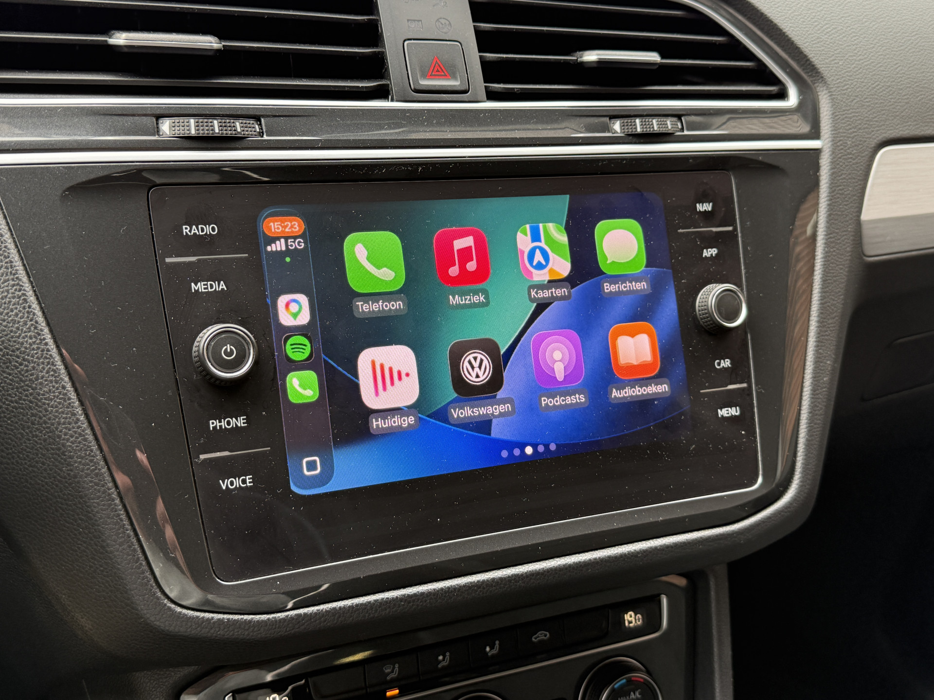 Volkswagen Tiguan 1.5 TSI ACT Comfortline | Apple Carplay | ACC | Trekaak | Draadloze lader