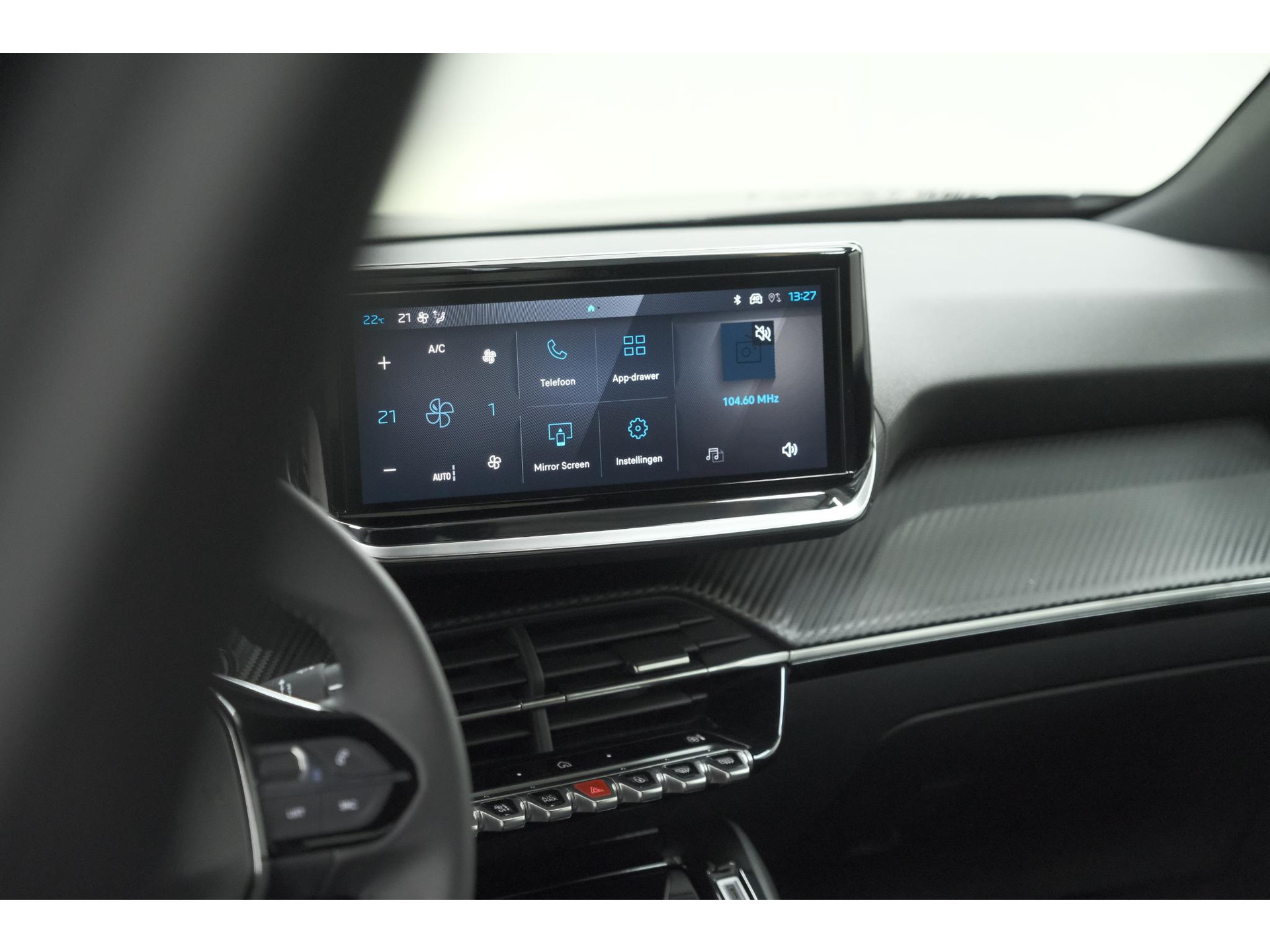 Peugeot e-2008 EV Allure 54 kWh | 11 KW Lader | Warmtepomp | Apple Carplay | Parkeersensoren