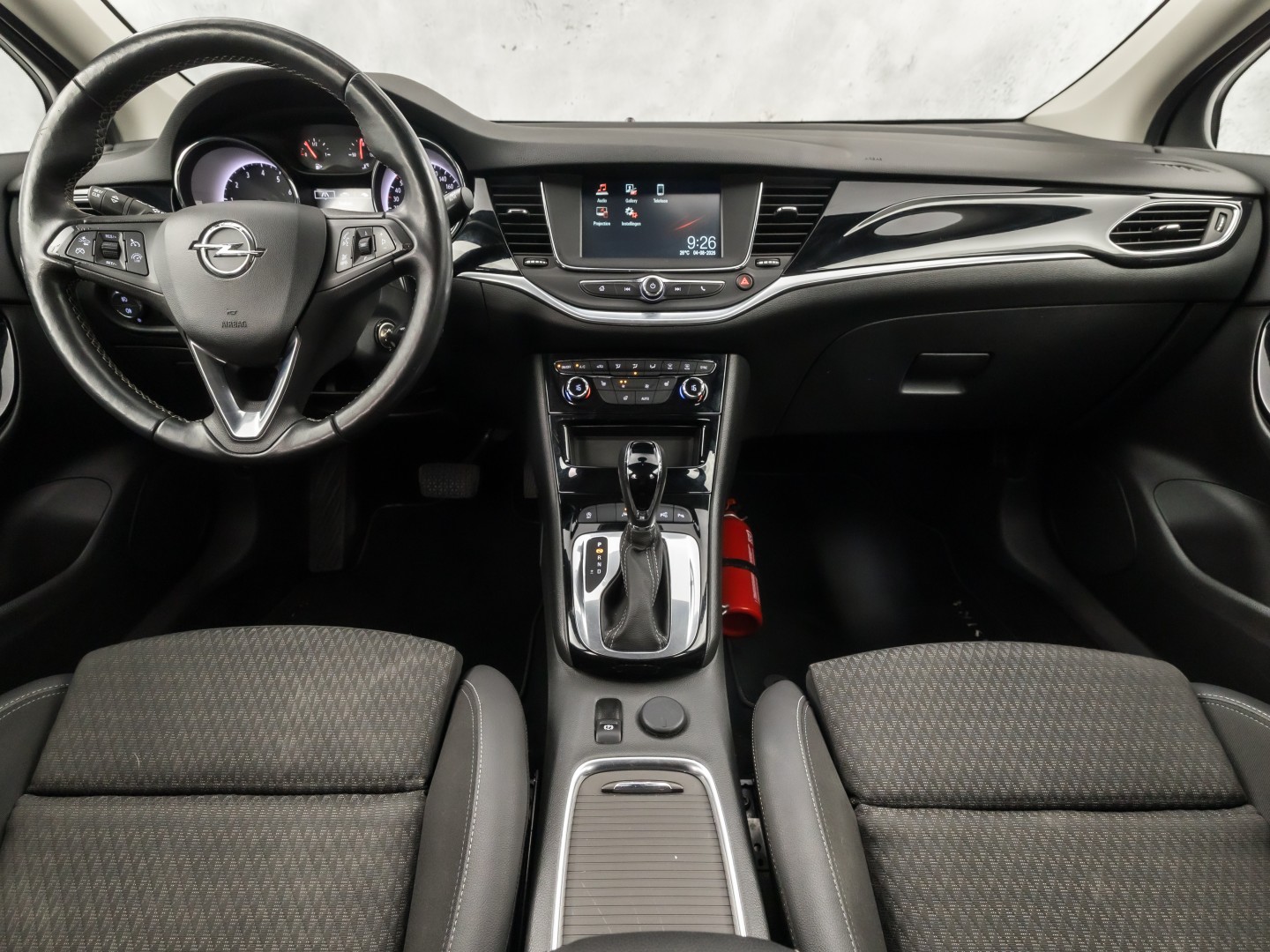 Opel Astra Sports Tourer 1.4 Turbo Innovation Sport 150Pk Automaat (APPLE CARPLAY, NAVIGATIE, CAMERA, STUUR/STOELVERWARMING, SPORTSTOELEN, ADAPTIVE CRUISE, LM VELGEN, NIEUWSTAAT)
