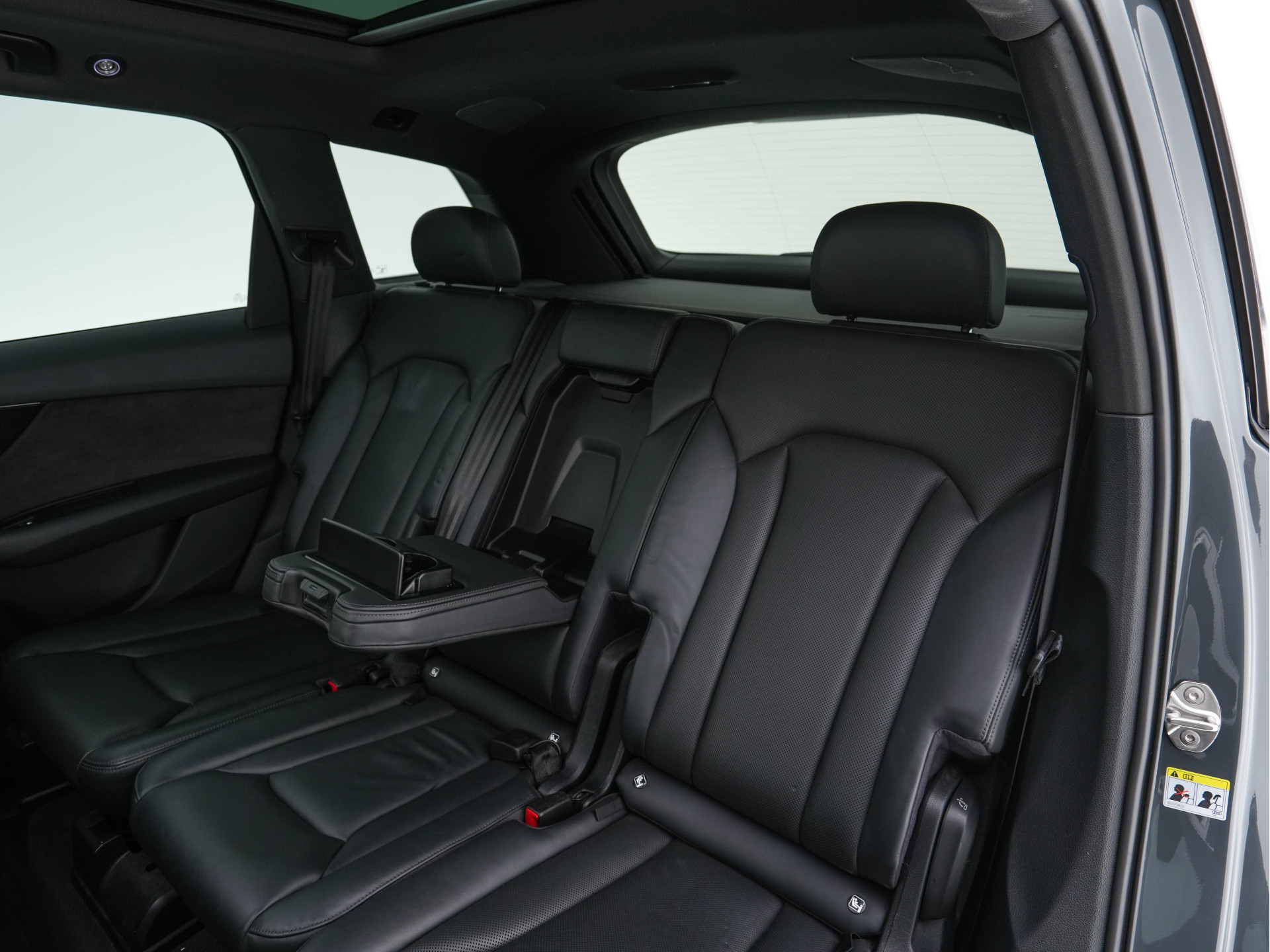 Audi SQ7 4.0 TDI Quattro Pro Line + Aut. *PANO | LUXURY-LEATHER | FULL-LED | DIGI-COCKPIT | BOSE-SOUND | KEYLESS | CAMERA | NAVI-FULLMAP | HEATED/VENTILATED-COMFORTSEATS | SHIFT-PADDLES | CARBON-INLAY | ECC | ADAPTIVE-CRUISE |