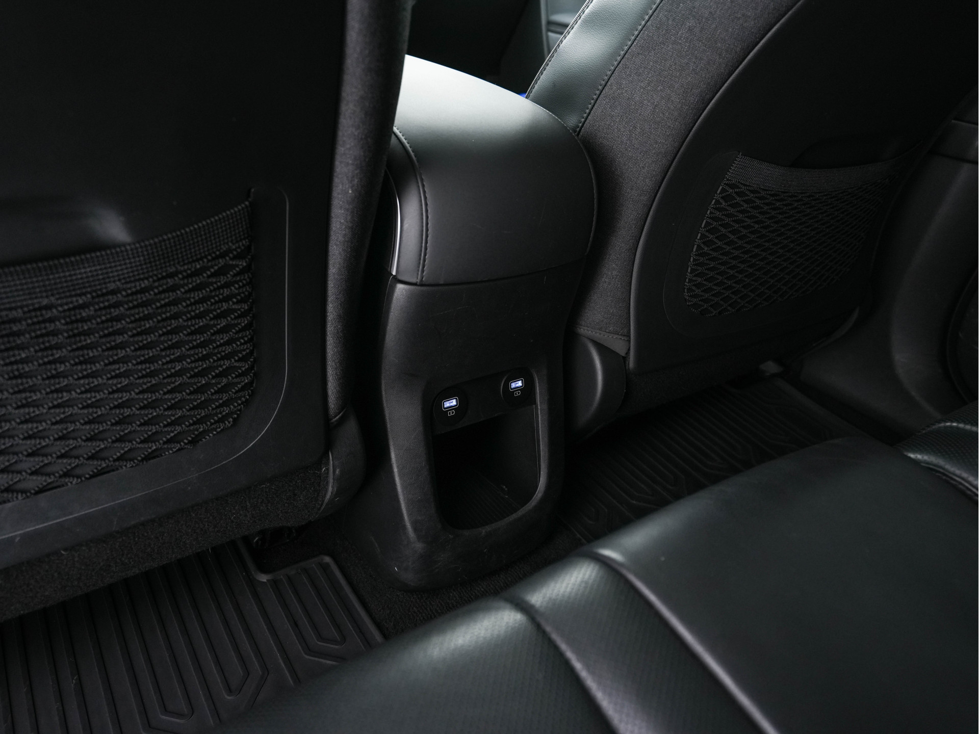 Hyundai IONIQ 5 Connect+ AWD 77.4 kWh [3-FASE]  { SOH-92% } (INCL-BTW) Aut.* HEATPUMP | LEATHER | BOSE-AUDIO | FULL-LED | DIGI-COCKPIT | AMBIENT-LIGHT | DAB | SHIFT-PADDLES | HEAD-UP | NAVI-FULLMAP | KEYLESS | CAMERA | HEATED-COMFORTSEATS | ...