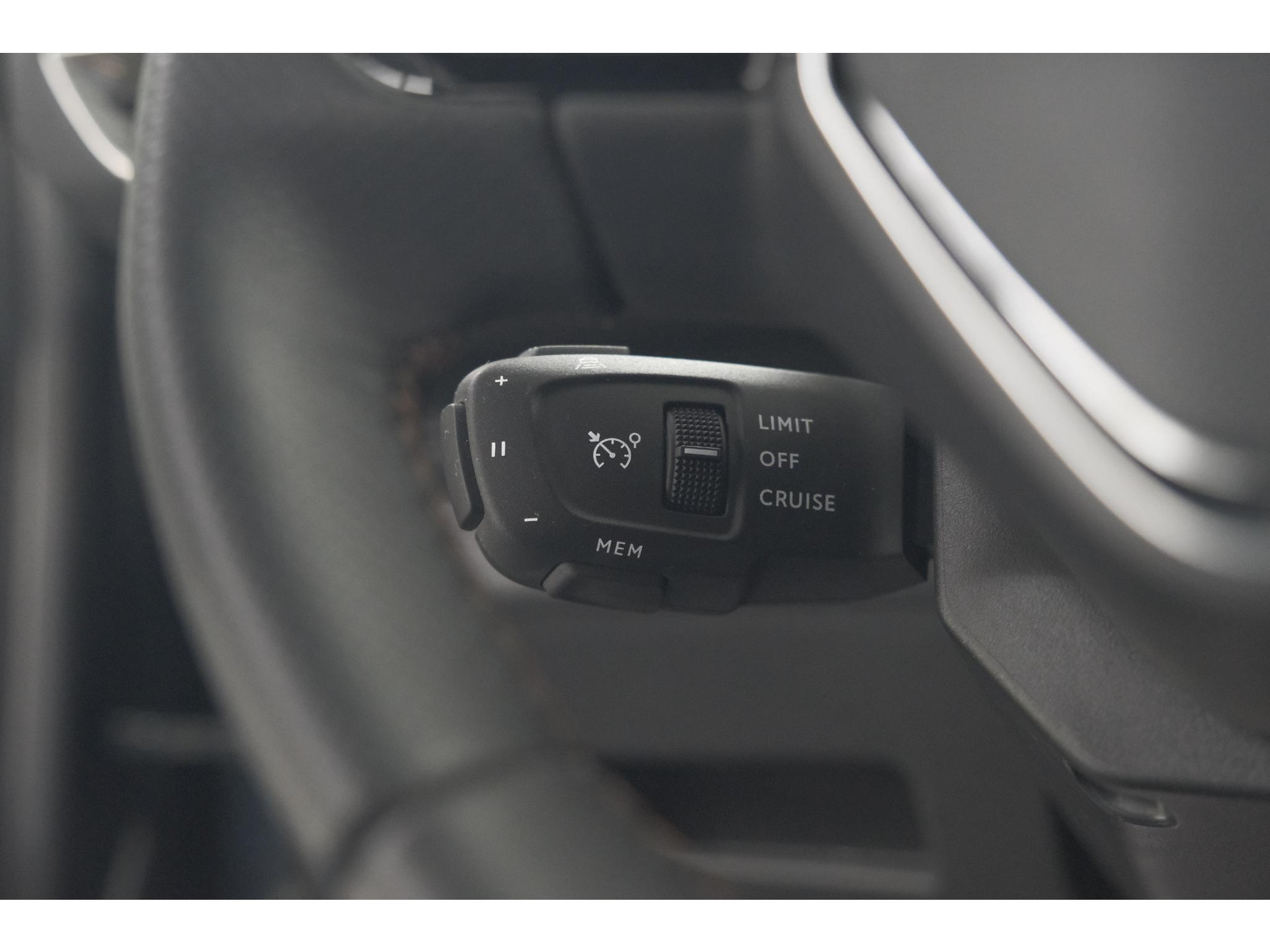 Peugeot 5008 PureTech 130 GT | Camera | Adaptieve Cruise Control | Dodehoekdetectie | Navigatie