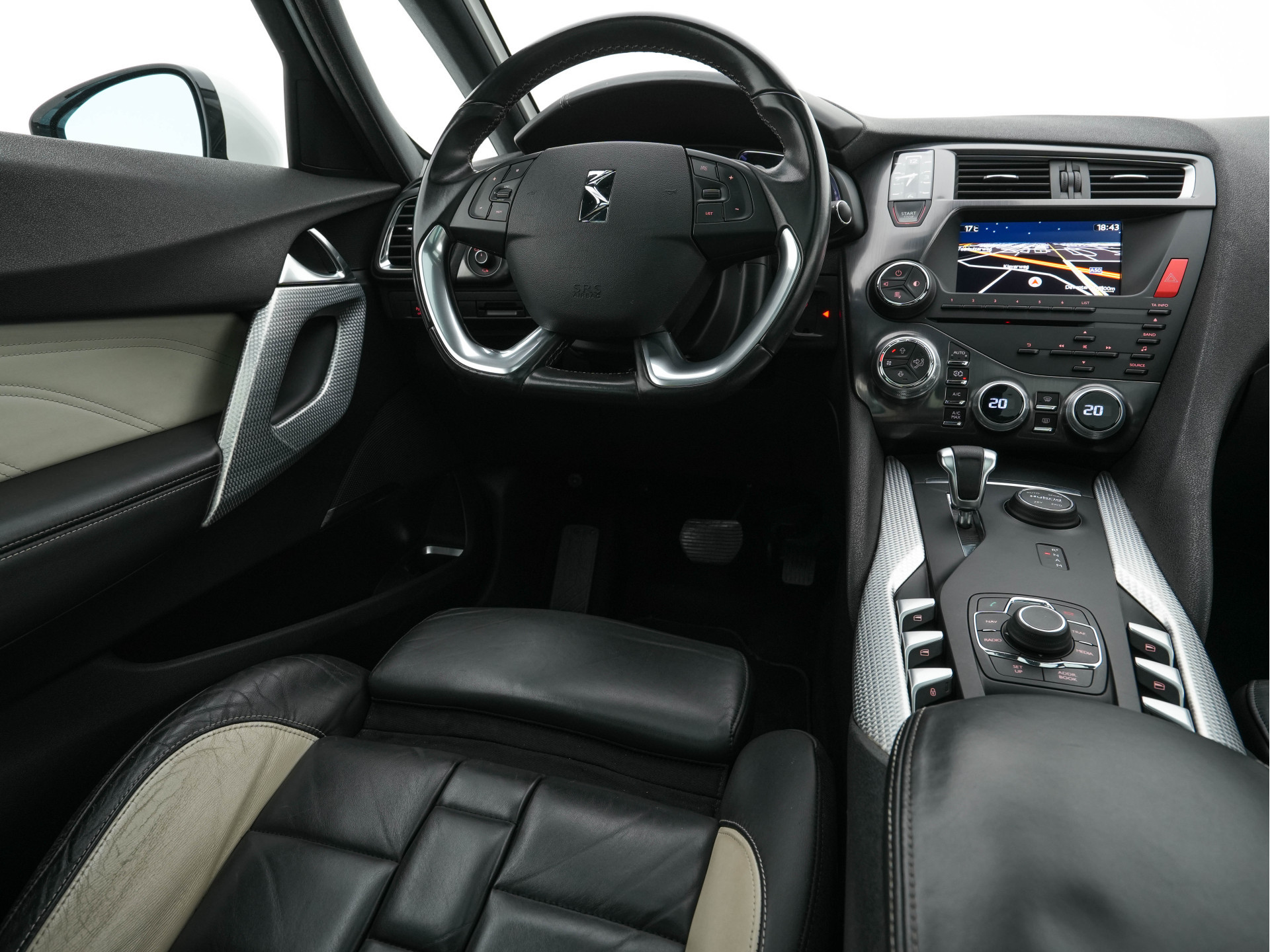 Citroën DS5 2.0 Hybrid4 Business Executive Aut. *PANO | TWO-TONE-LEATHER | MEMORY-PACK | NAVI-FULLMAP | XENON | KEYLESS | CAMERA | HEAD-UP | MASSAGE-SEAT | CRUISE | SPORT-SEATS | 17"ALU*