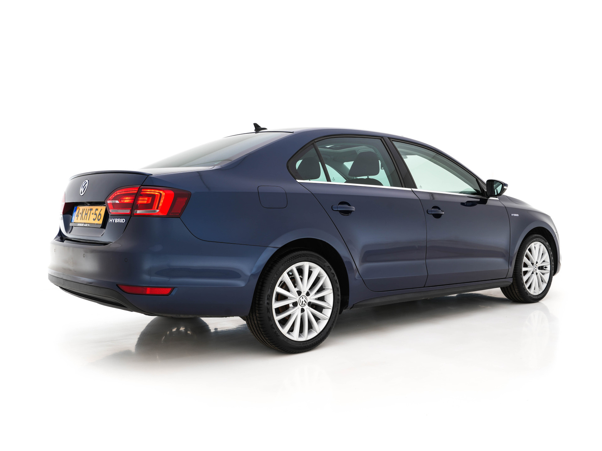 Volkswagen Jetta 1.4 TSI Hybrid Highline Executive-Pack Aut. *PANO | BI-XENON | NAVI-FULLMAP | CAMERA | HEATED-COMFORTSEATS | ECC | PDC | PRIVACY-GLASS | CRUISE | RADIO-CD | SHIFT-PADDLES | 17''ALU*