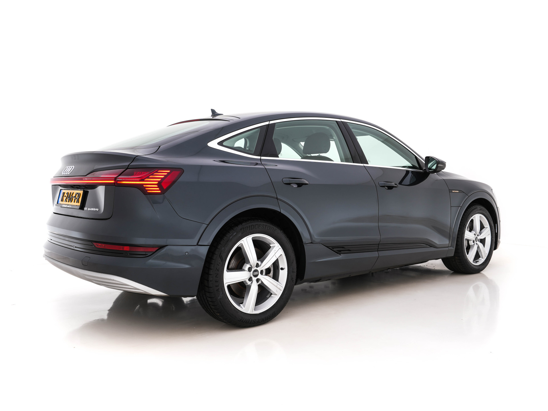 Audi e-tron Sportback 55 Quattro Business edition 95 kWh [ 3-Fase ] {SOH-100%} (INCL-BTW) *DIGI-COCKPIT | FULL-LED | MEMORY-PACK | DAB | KEYLESS | NAVI-FULLMAP | SHIFT-PADDLES | AUDI-SOUND | COMFORT-SEATS | 20''ALU*