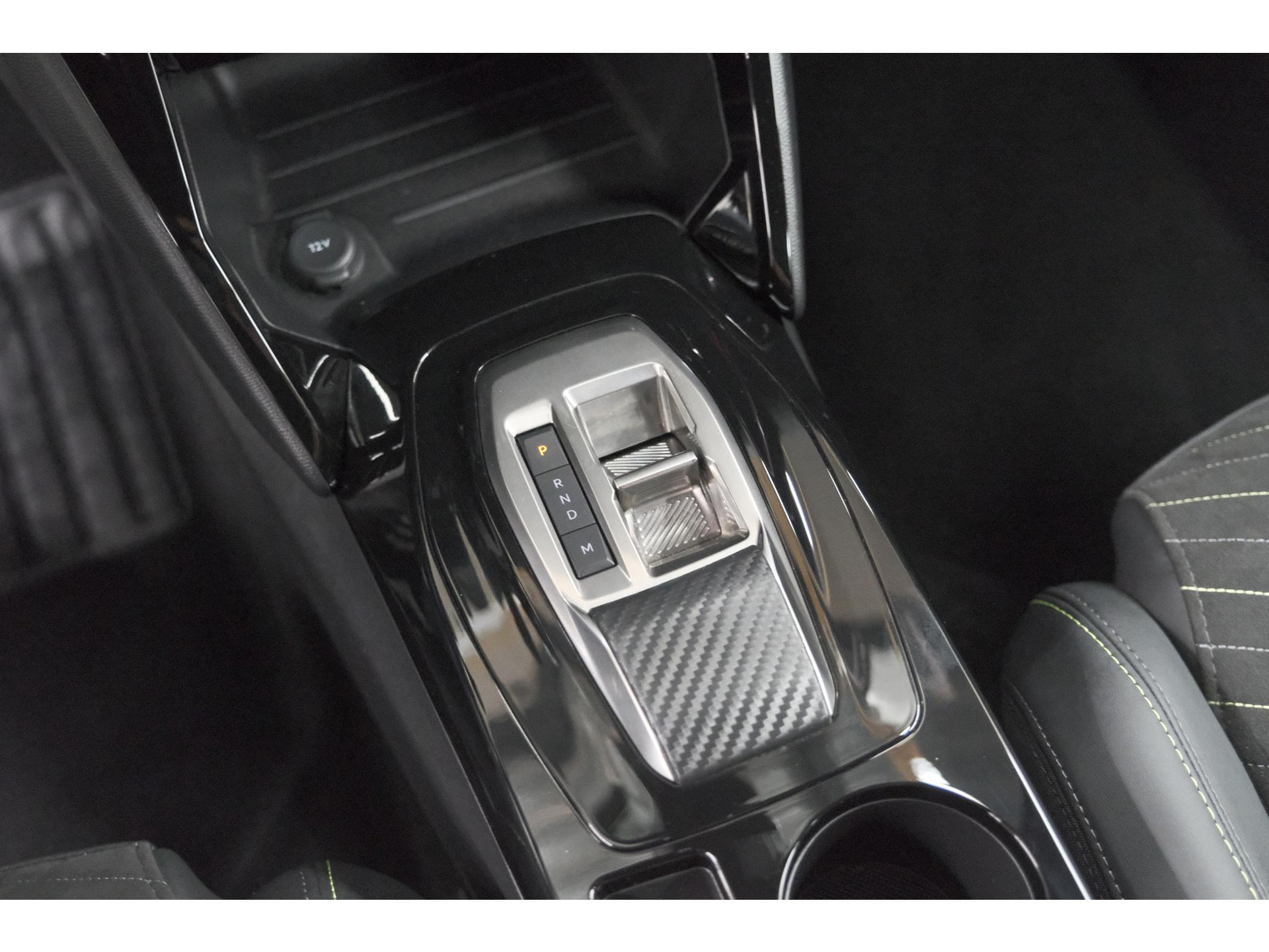Peugeot 2008 PureTech 130 EAT8 GT | 360 Camera | Adaptieve Cruise Control | Stoelmaasage | Apple Carplay