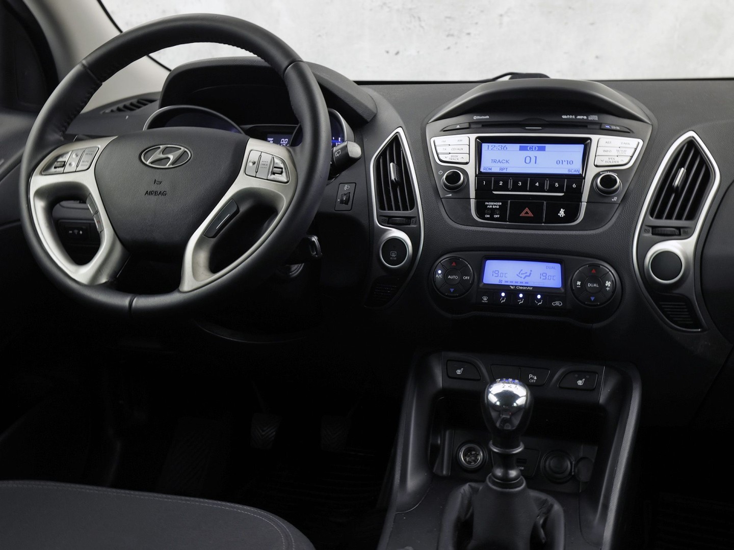 Hyundai ix35 1.6i GDI Sport (CLIMATE, STOELVERWARMING, GETINT GLAS, SPORTSTOELEN, TREKHAAK, CRUISE, NIEUWSTAAT)