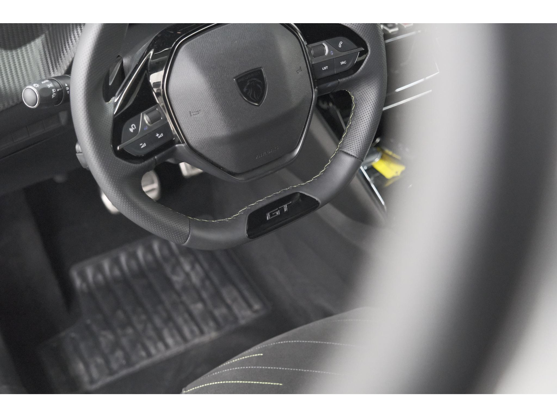 Peugeot 2008 PureTech 130 EAT8 GT | 360 Camera | Adaptieve Cruise Control | Stoelmaasage | Apple Carplay