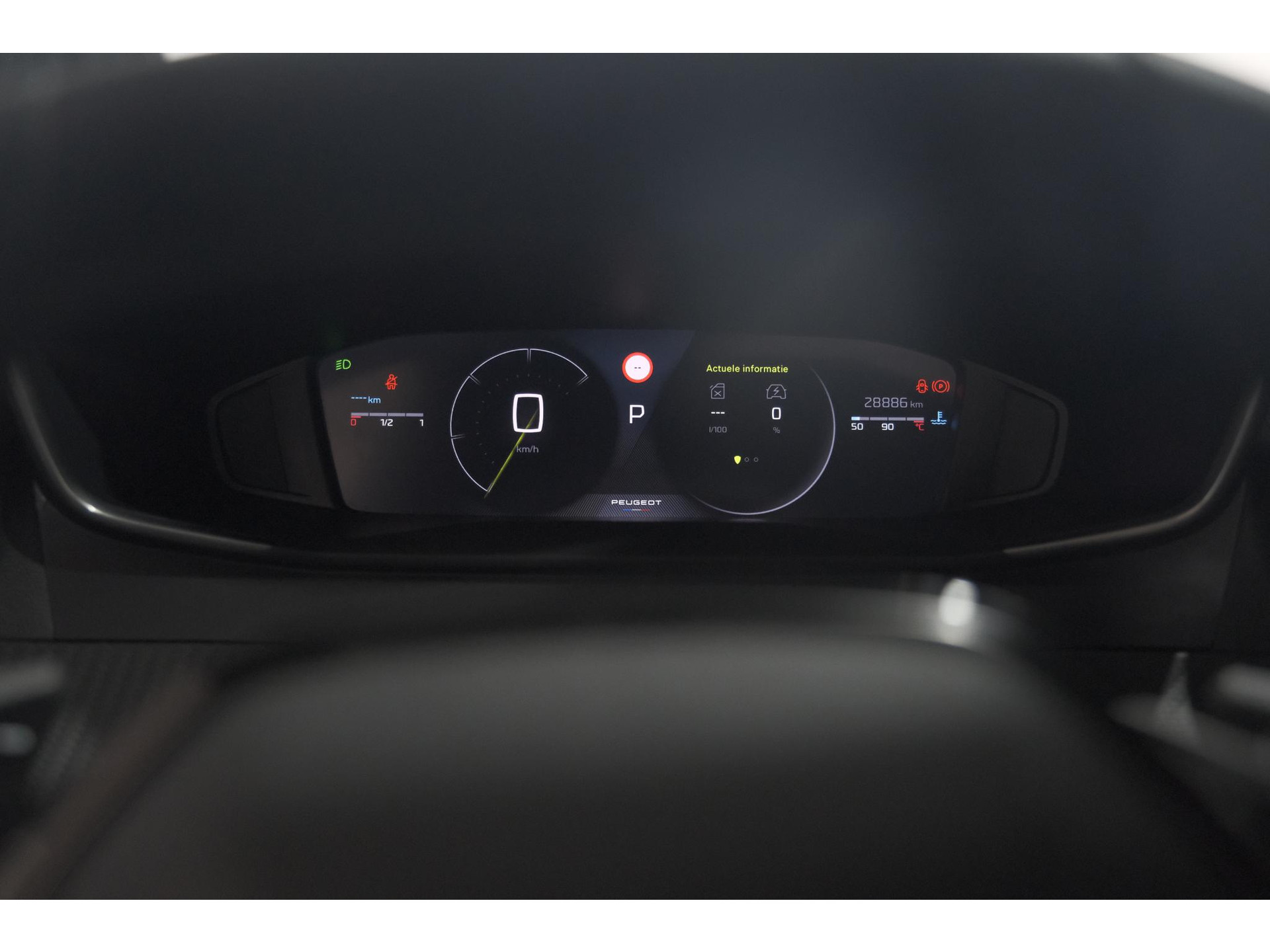 Peugeot 2008 Hybrid 136 e-DCS6 Allure | 360 Camera | Adaptieve Cruise Control | Dodehoekdetectie | Navigatie
