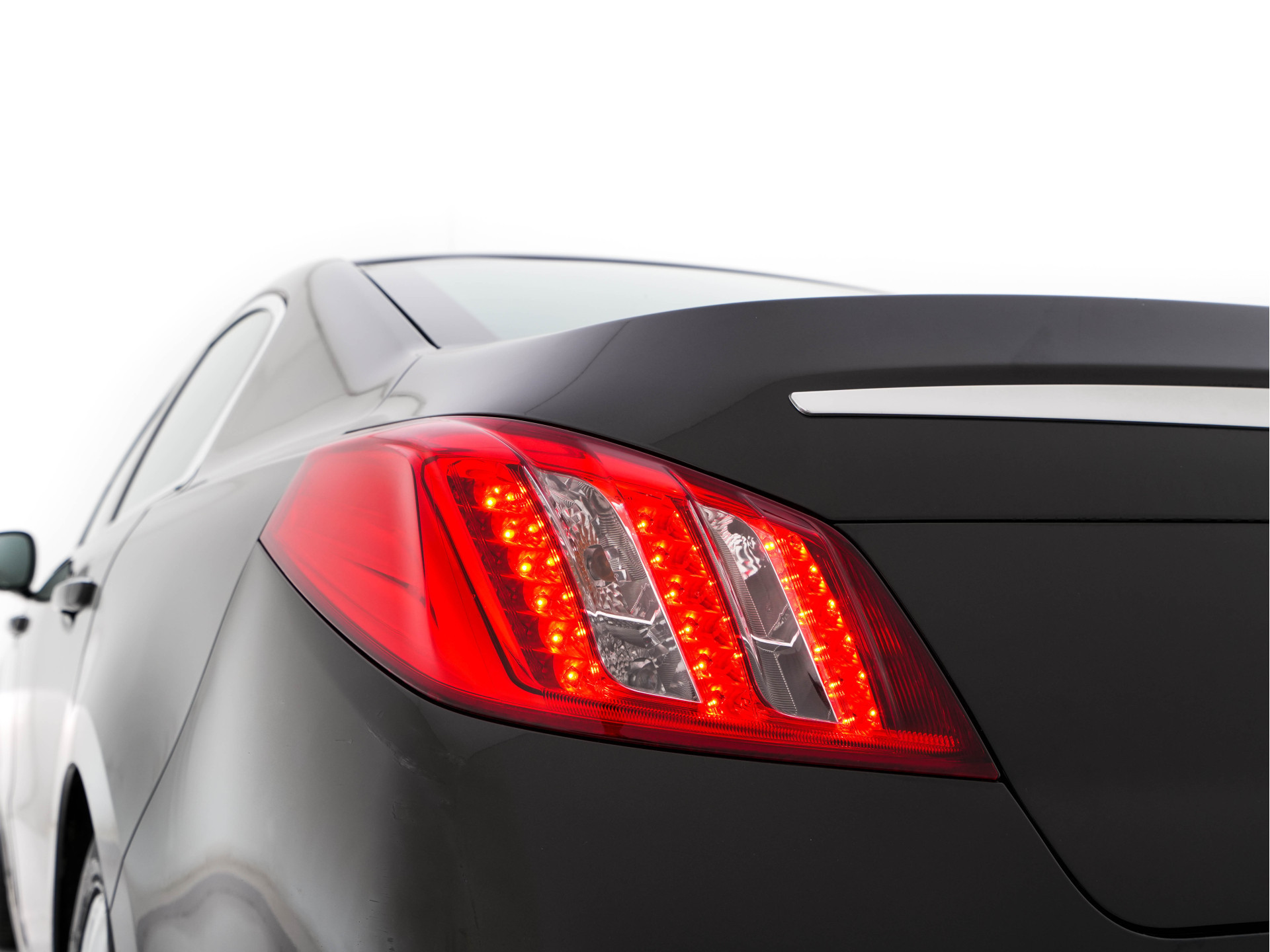 Peugeot 508 2.0 HDi Blue Lease Premium Hybrid4 Aut. *HEAD-UP | LEATHER-FABRIC | XENON | JBL-AUDIO | SHIFT-PADDLES | COMFORT-SEATS | KEYLESS | NAVI-FULLMAP | ECC | PDC | CRUISE | 17''ALU*