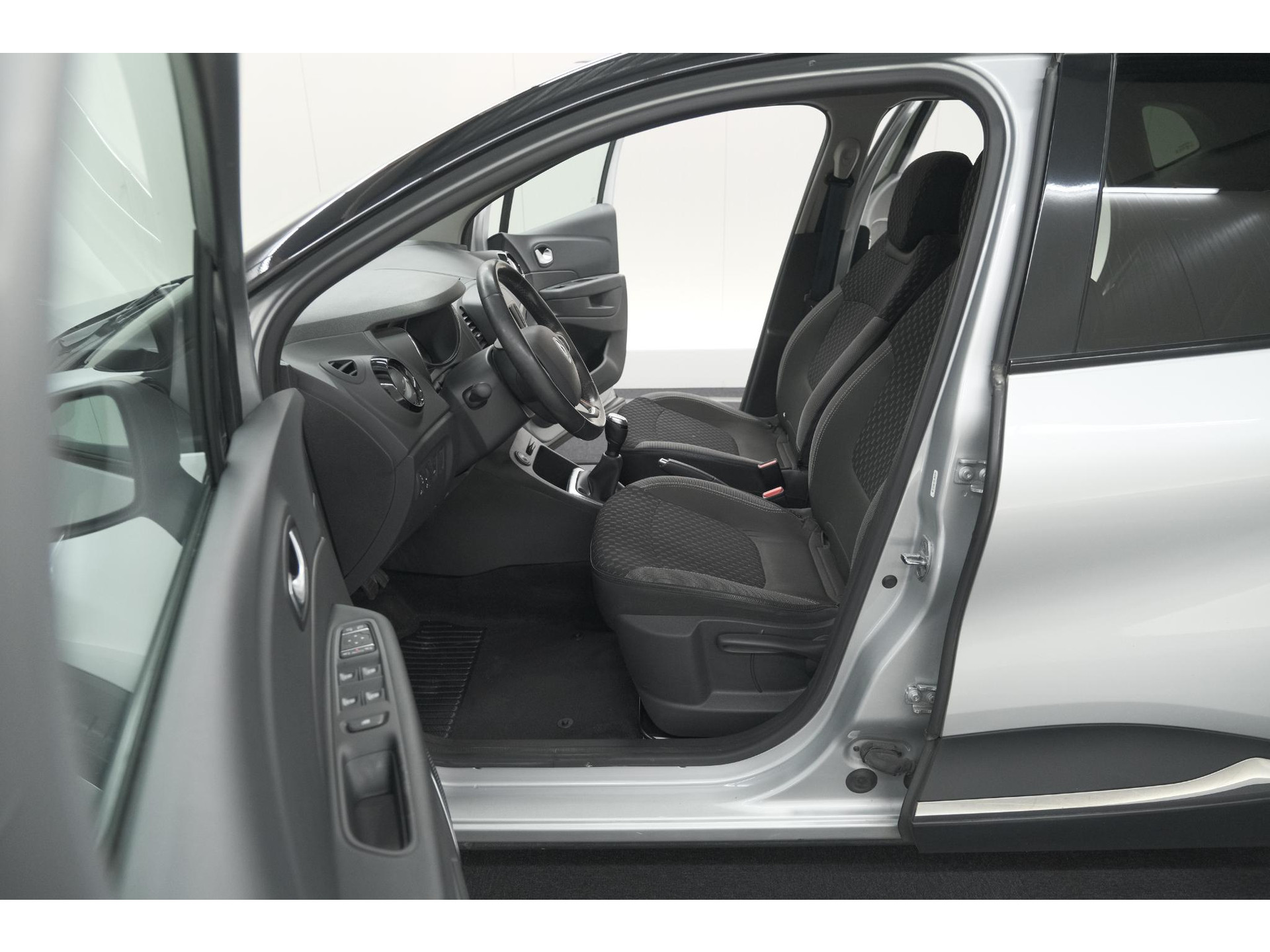 Renault Captur TCe 90 Intens | Camera | Dodehoekdetectie | Navigatie | Parkeersensoren