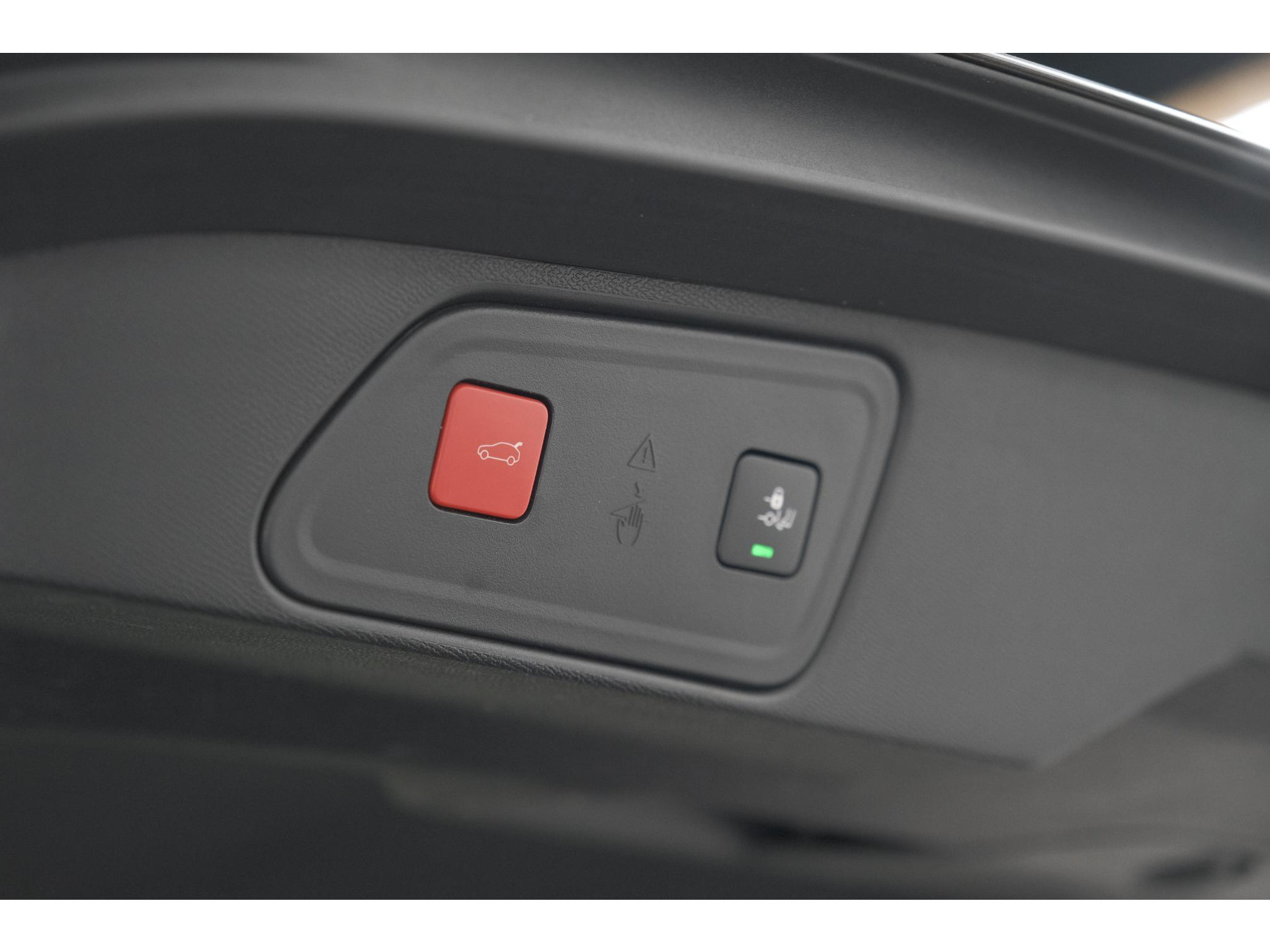 Peugeot 3008 PureTech 130 EAT8 Allure | Camera | Adaptieve Cruise Control | Elektrische Kofferklep