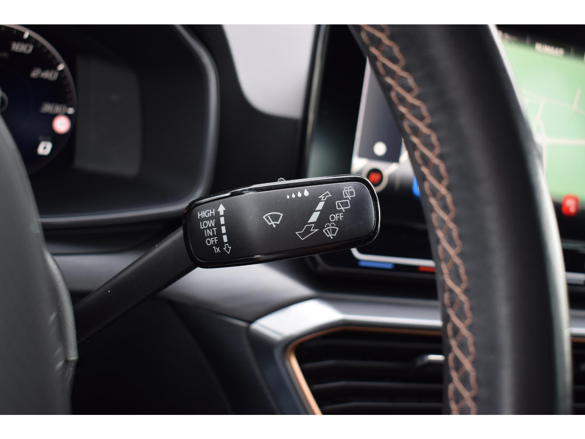 CUPRA Leon Sportstourer 1.4 e-Hybrid VZ Business | 245 PK | Half Leer | Apple CarPlay | Stuurverwarming
