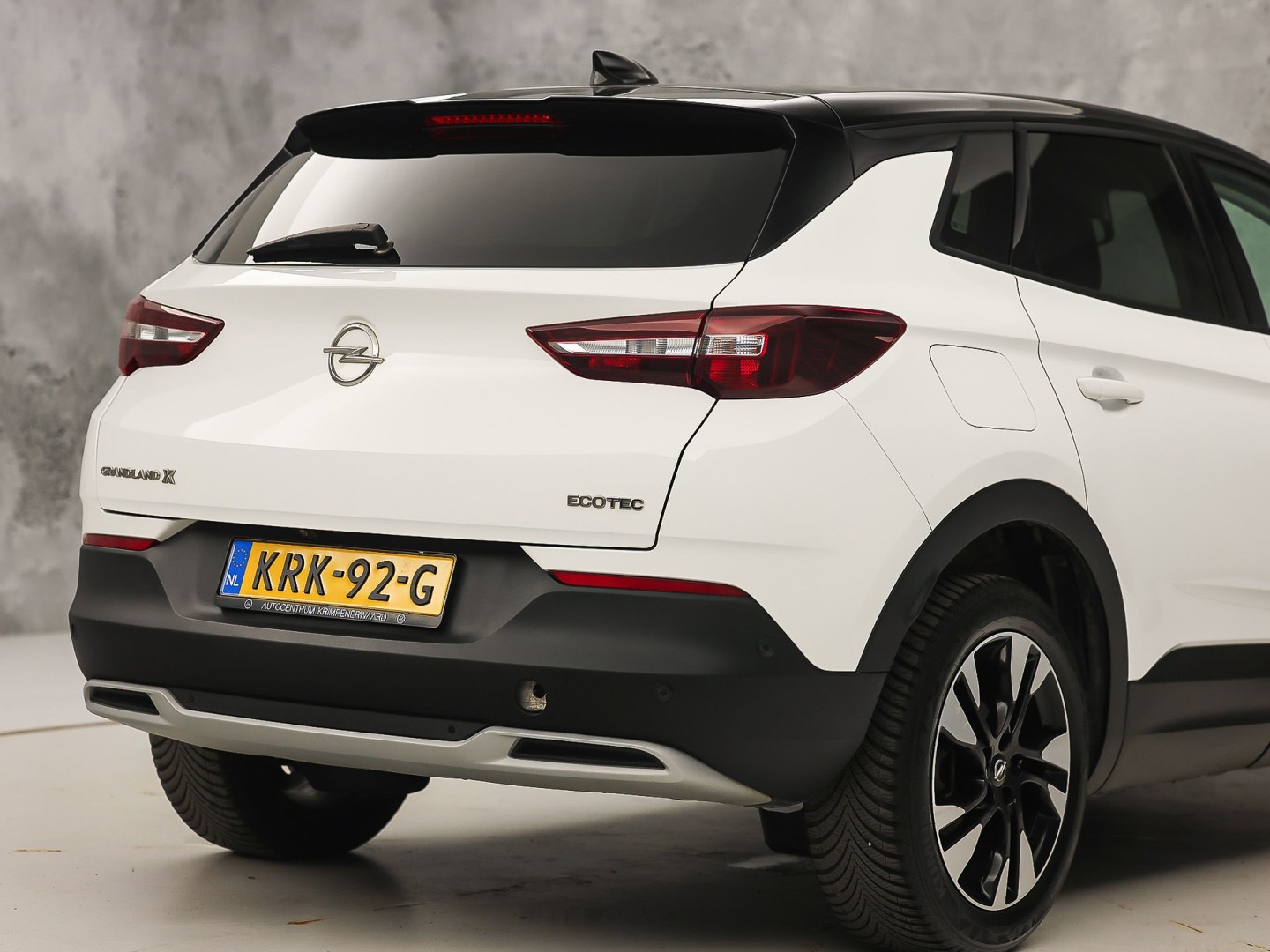 Opel Grandland X 1.2 Turbo Elegance (STOELVERWARMING/KOELING, APPLE CARPLAY, 360 CAMERA, MEMORY SEAT, LEDER, GETINT GLAS, STUURWIEL VERWARMD, NIEUWE APK, NIEUWSTAAT)