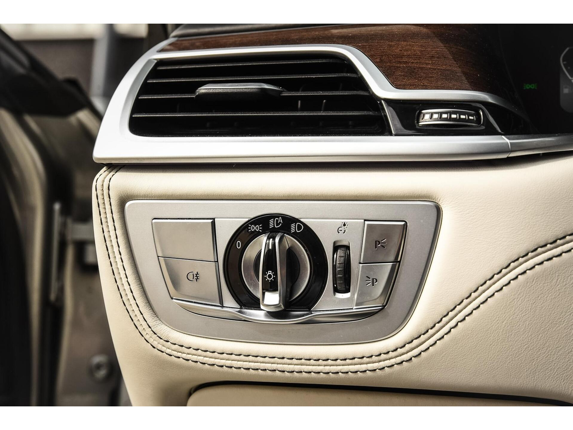 BMW 745Le High Executive | M Sport | Massage | Lounge