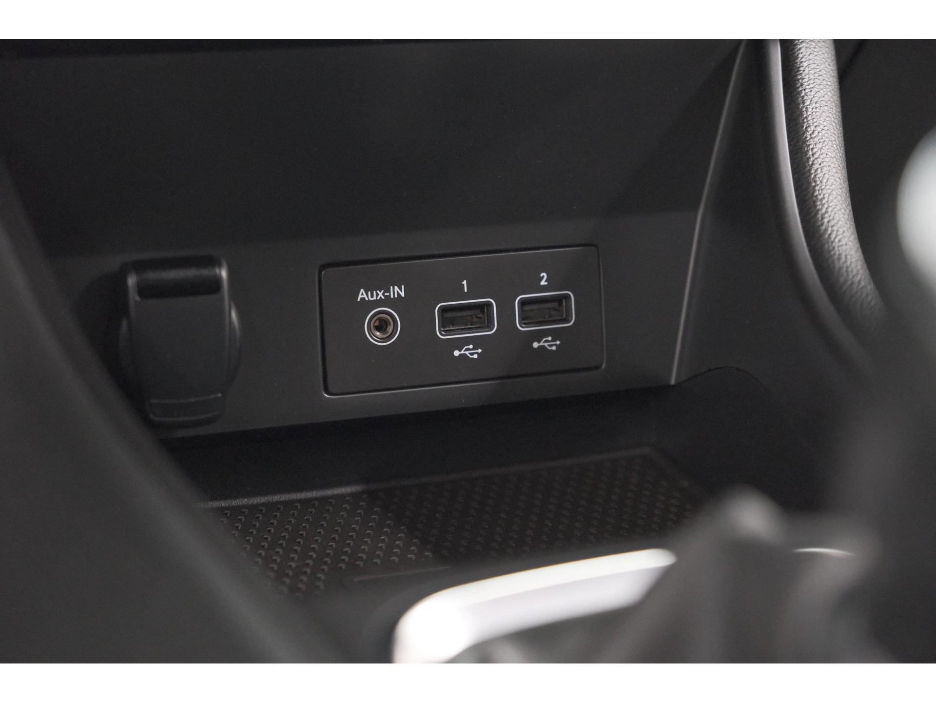 Renault Captur TCe 100 Intens | Trekhaak | Camera | Navigatie | Parkeersensoren