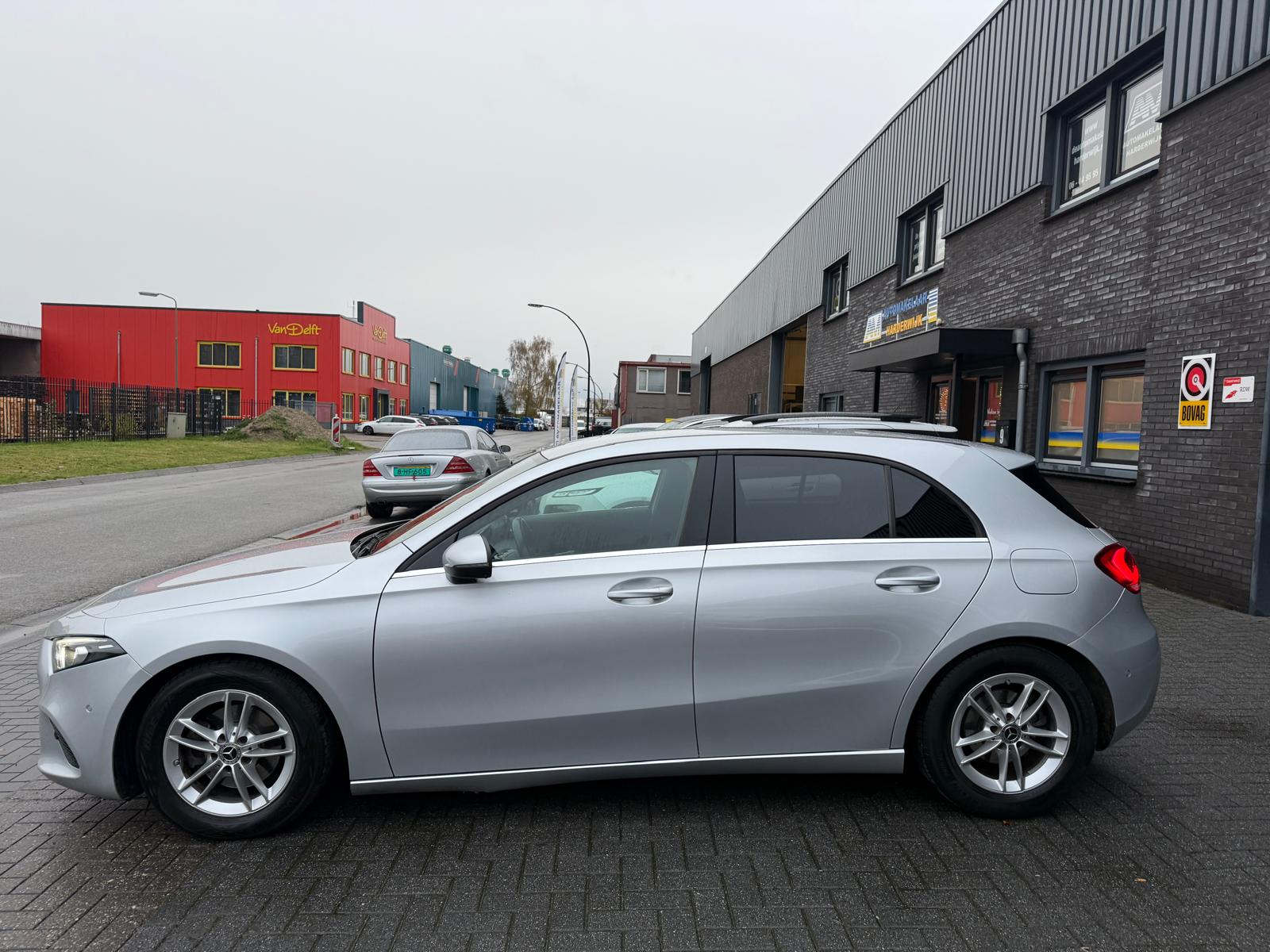 Mercedes-Benz A-klasse 180 Business Solution | 3/6/12MND GARANTIE | NAVIGATIE | CRUISE |LED | DAB | PDC | LMV | GOED ONDERHOUDEN |