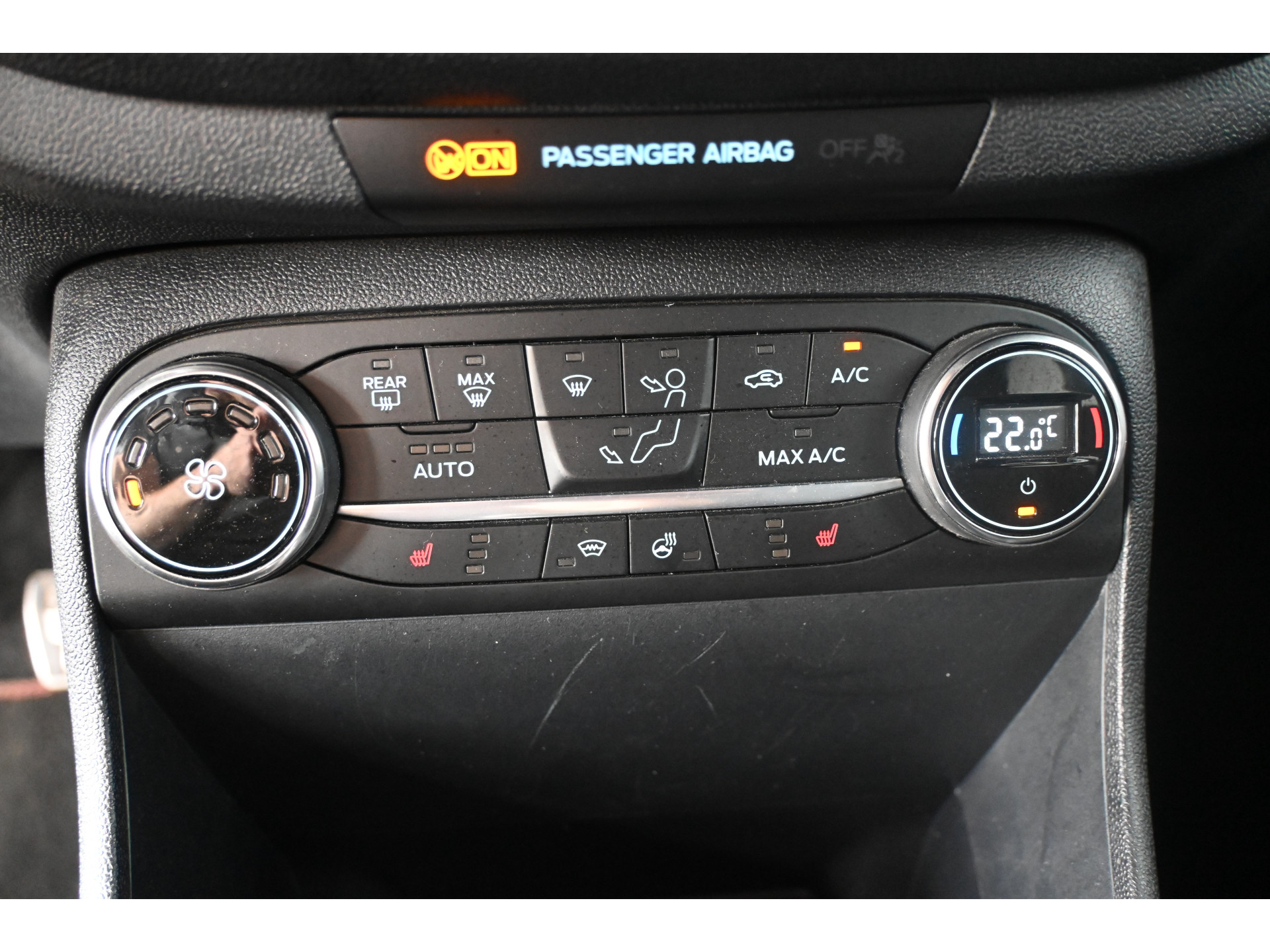 Ford Fiesta 1.0 EcoBoost ST-Line Navigatie Stuur/Stoelverwarming LED Carplay Rijklaarprijs! Inruil Mogelijk!