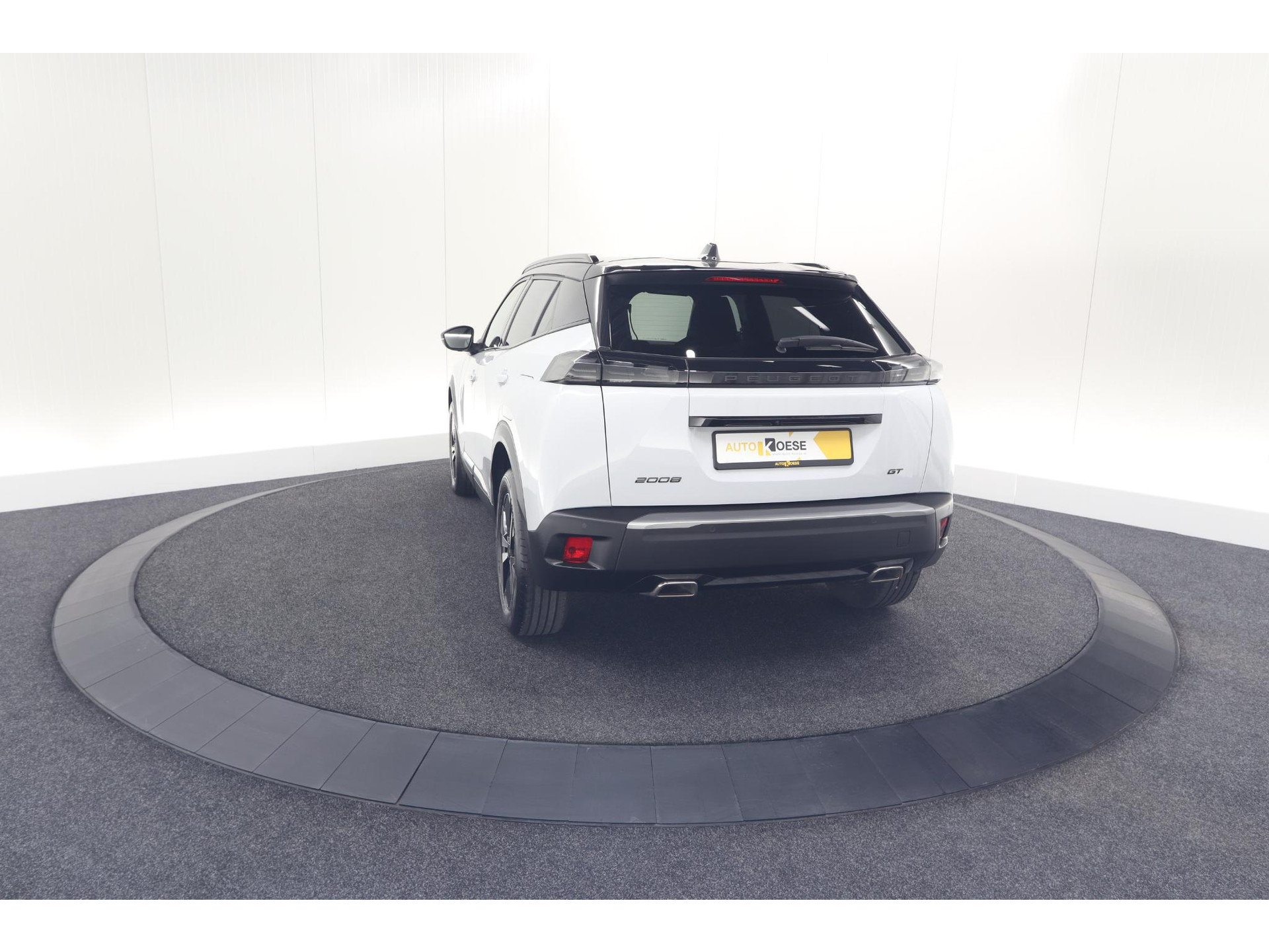 Peugeot 2008 PureTech 130 EAT8 GT | Camera | Apple Carplay | Parkeersensoren | 17 Inch Lichtmetalen Velgen