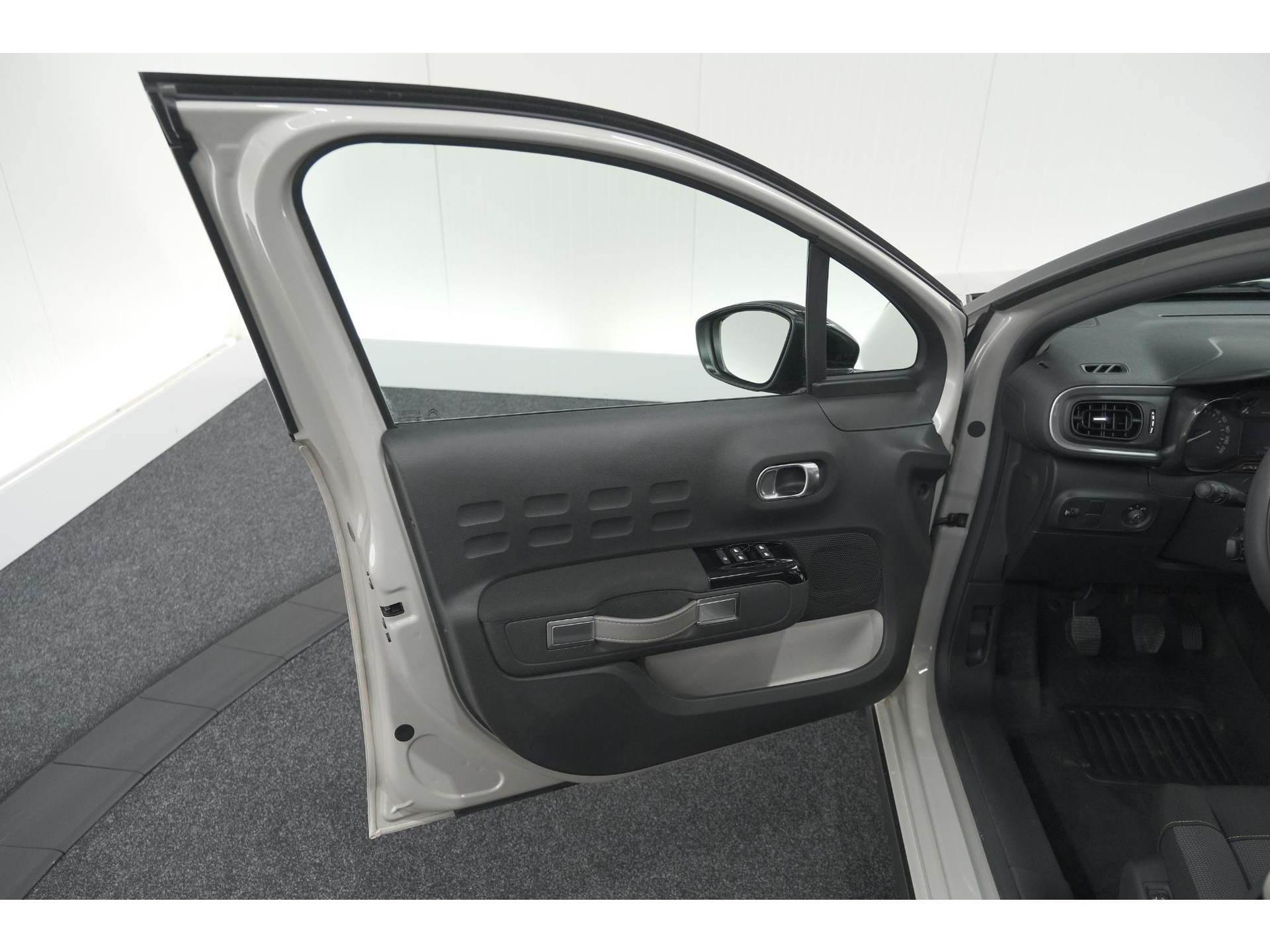 Citroen C3 PureTech 82 Feel Edition | Allseason Banden | Climate Control | Apple Carplay | Parkeersensoren