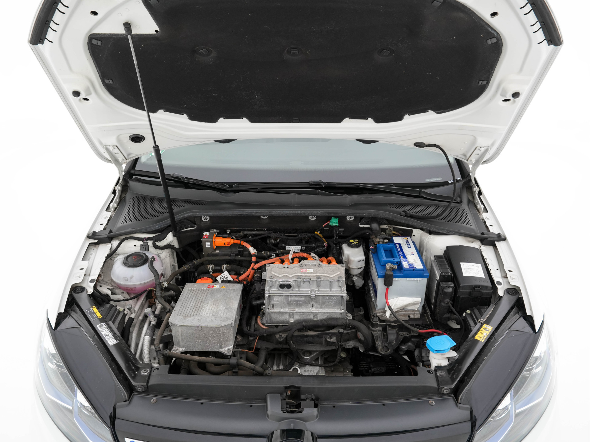 Volkswagen e-Golf (SOH-86%) Aut. *HEAT-PUMP | LEATHER | FULL-LED | NAVI-FULLMAP | CAMERA | HEATED-SPORTSEATS | ECC | CCS-FASTLOADER | PDC | CARPLAY | CRUISE | 16''ALU*