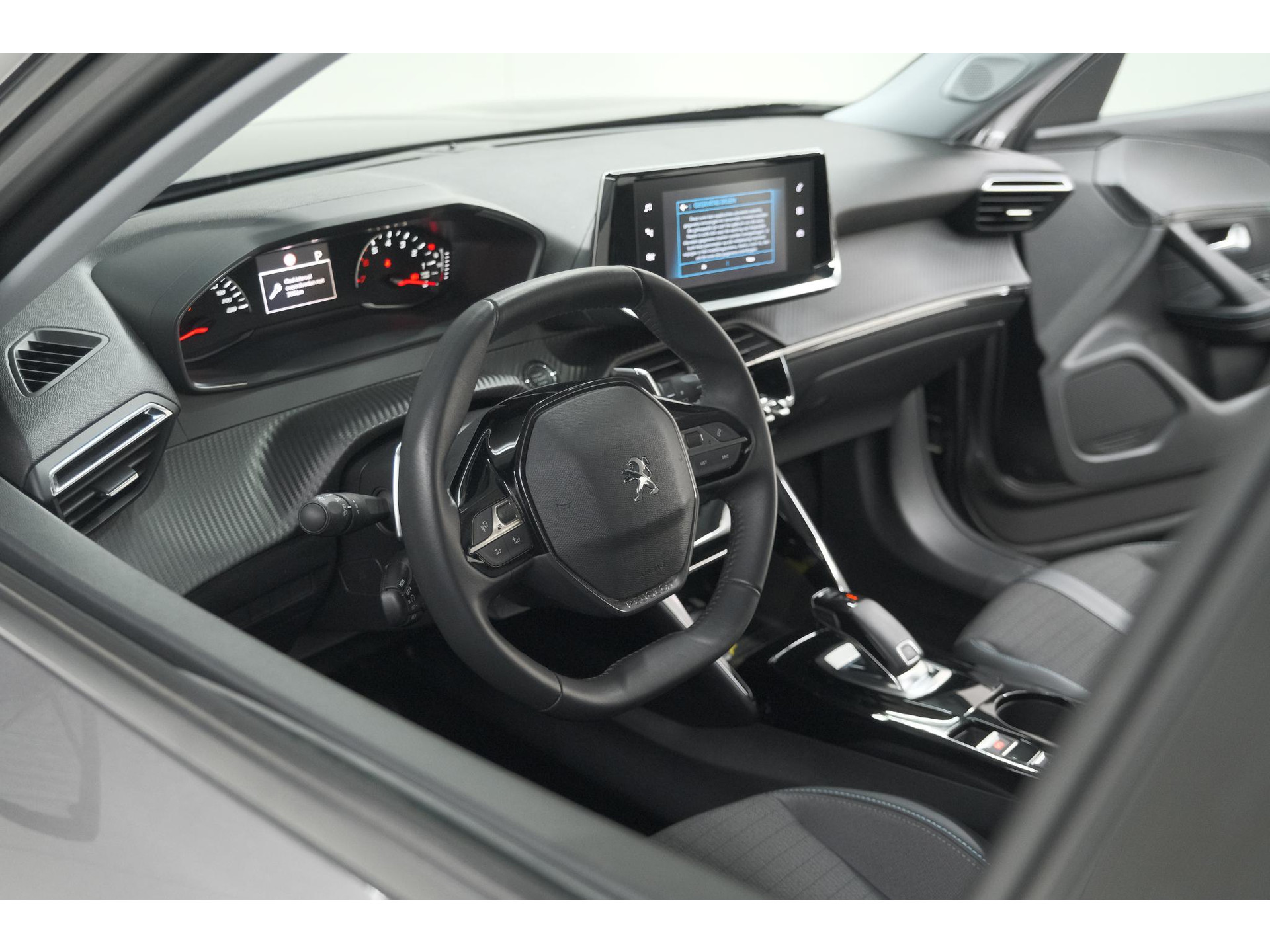 Peugeot 2008 PureTech 130 EAT8 Allure Pack | Trekhaak | Camera | Navigatie | Parkeersensoren