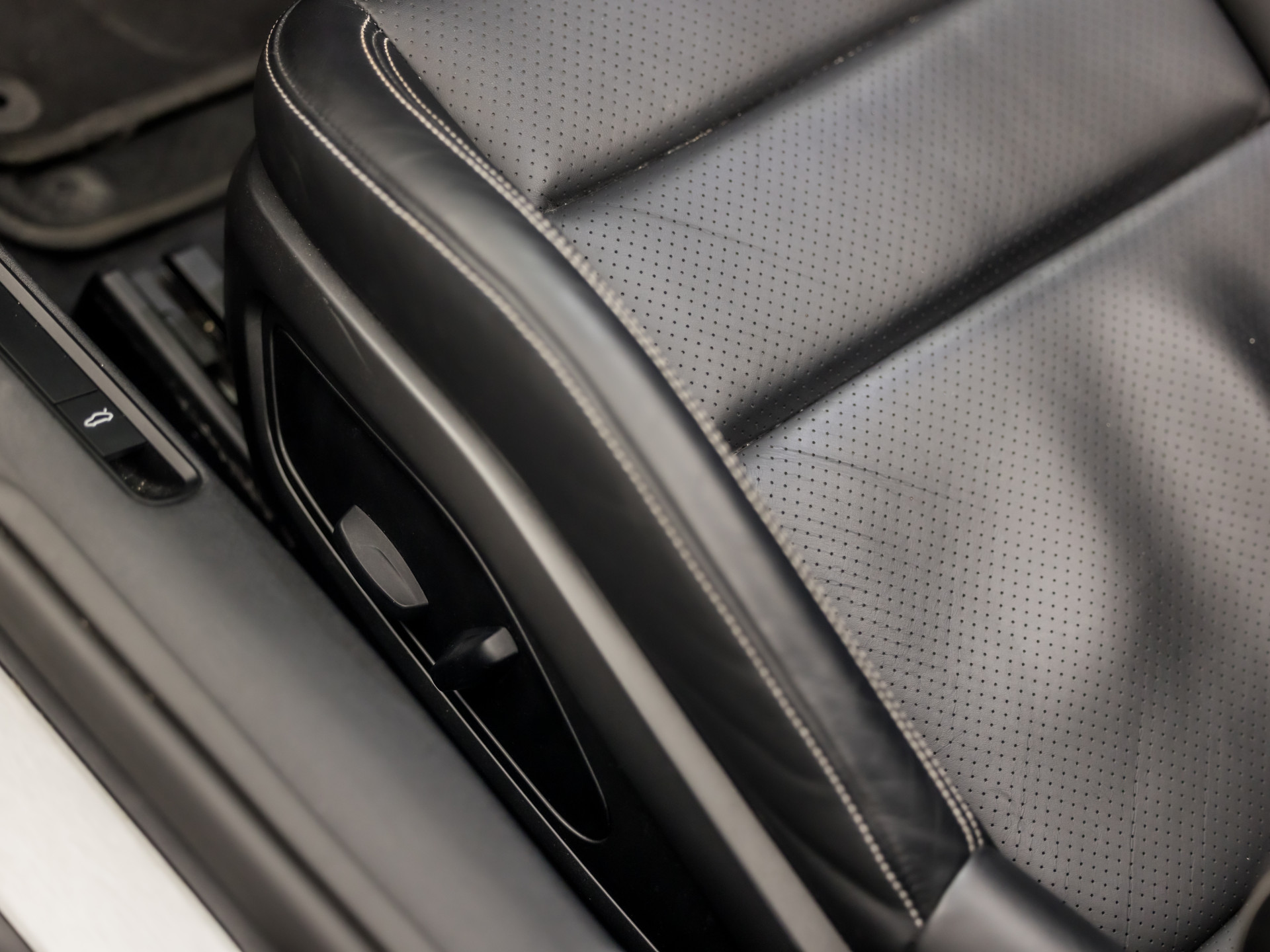 Porsche 911 Cabrio 3.0 Carrera 385Pk (SPORT CHRONO PAKKET, SPORTUITLAAT, BOSE AUDIO, LED MATRIX, APPLE CARPLAY, CAMERA, SFEERVERLICHTING, STOELVERWARMING, NIEUWSTAAT)
