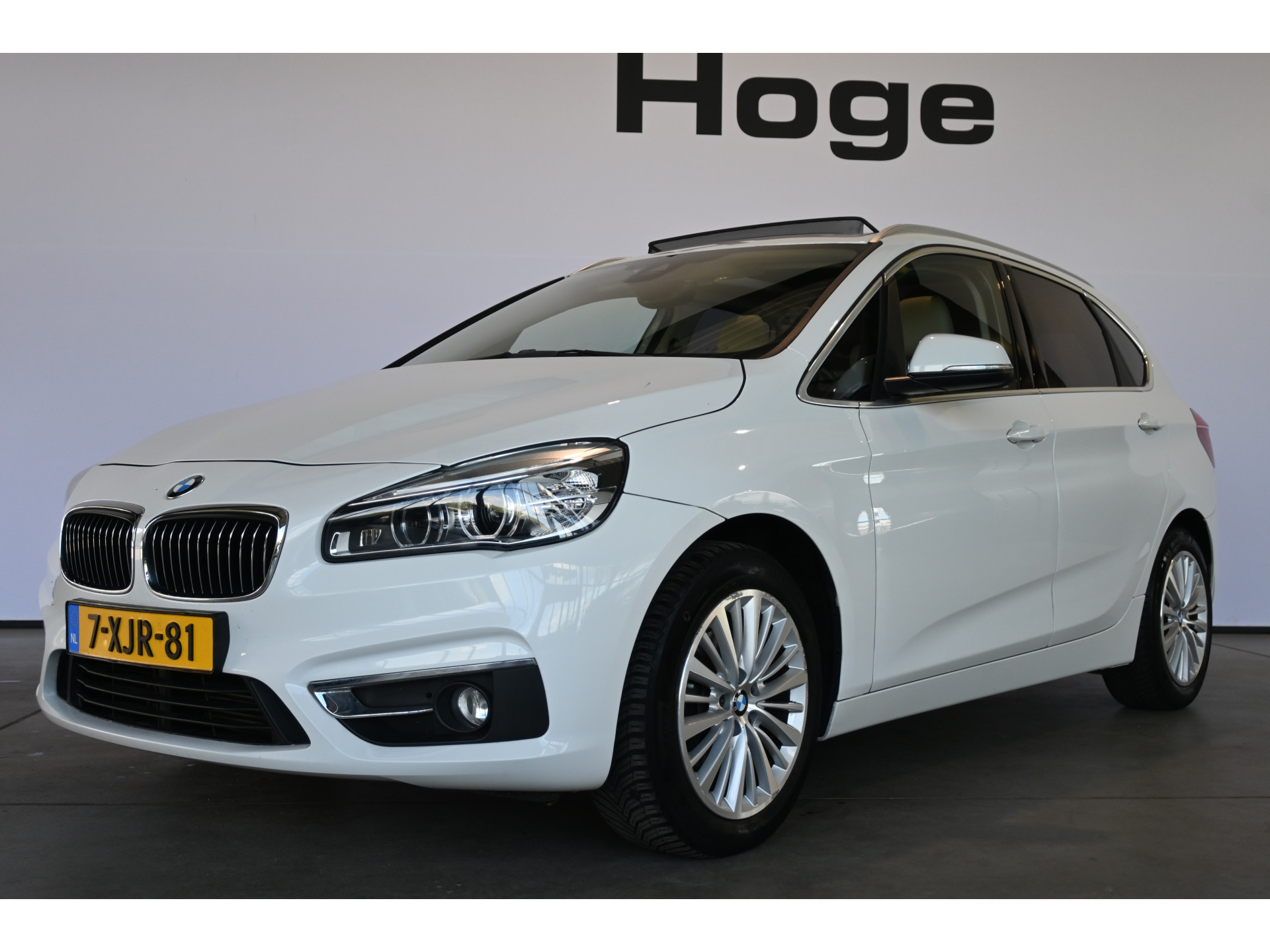 BMW 2-serie Active Tourer 218i High Executive Nap Clima Cruise Panoramadak Trekhaak PDC Navigatie LED Stoelverwarming Inruil Mogelijk!