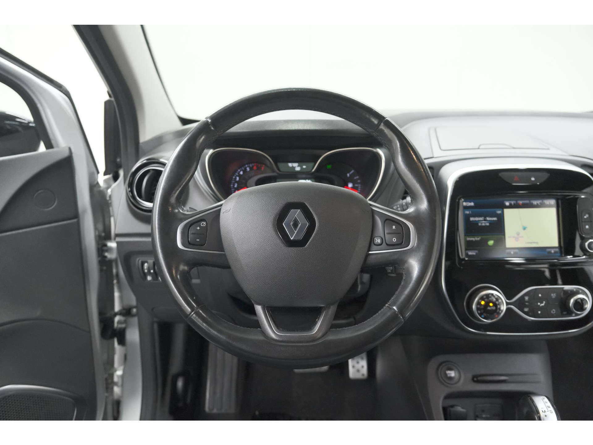 Renault Captur TCe 150 EDC Intens | Trekhaak | Navigatie | Parkeersensoren