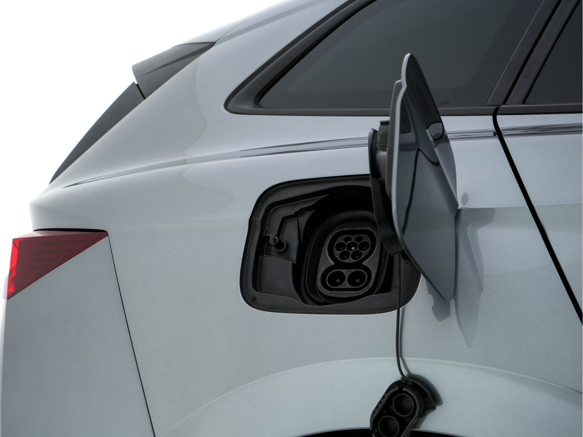 ŠKODA Enyaq iV 60 [ 3-Fase ] {SOH-87%} (INCL-BTW) *PANO | FULL-LED | DIGI-COCKPIT | CAMERA | KEYLESS | NAVI-FULLMAP | PRIVACY-GLASS | AMBIENT-LIGHT | ECC | COMFORT-SEATS | DAB + | PDC | CRUISE | CARPLAY | TOWBAR | 19 "ALU*