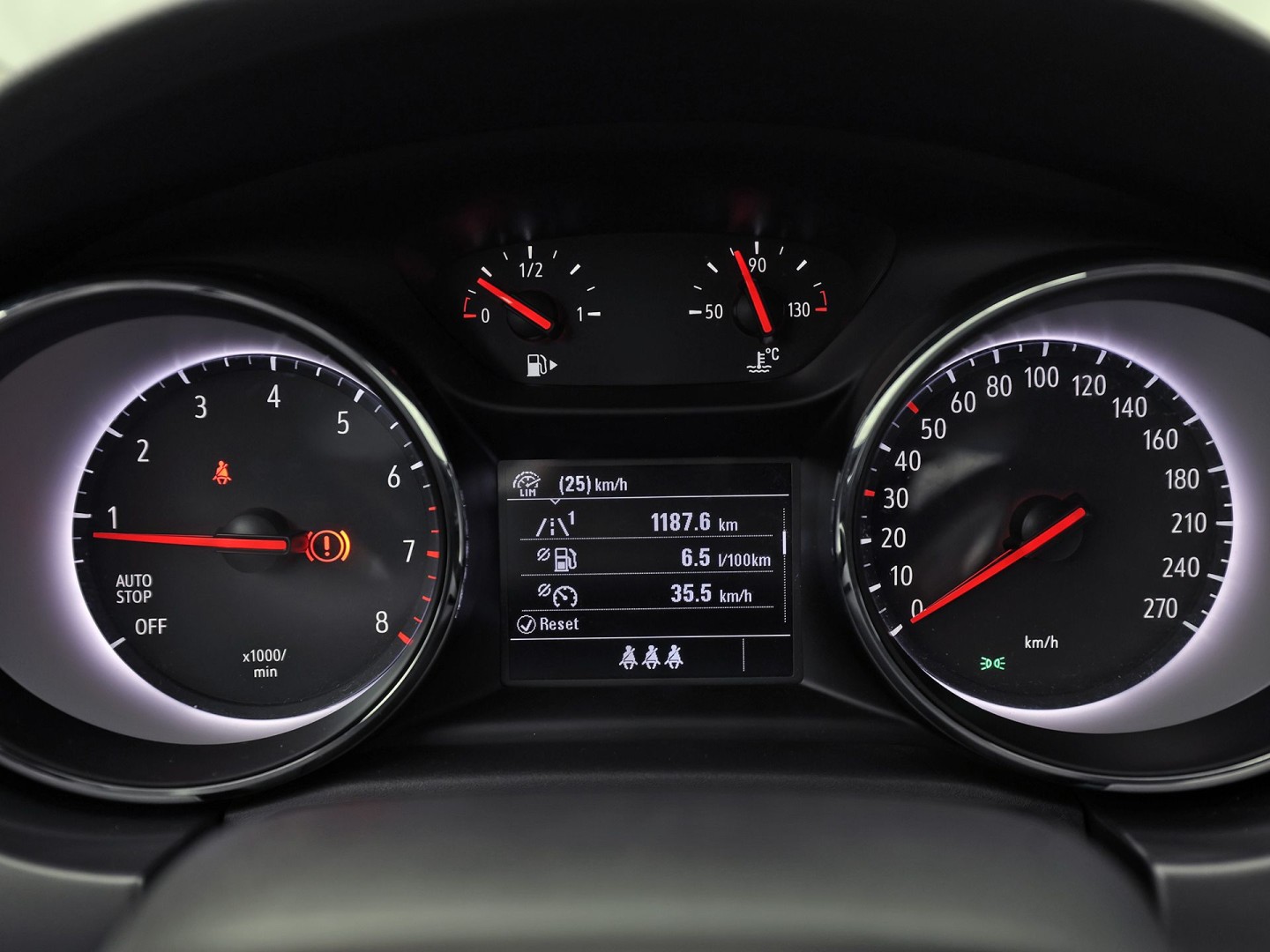 Opel Astra Sports Tourer 1.2 Sport (APPLE CARPLAY, NAVIGATIE, CRUISE, TREKHAAK, SPORTSTOELEN, PARKEERSENSOREN, NIEUWSTAAT)