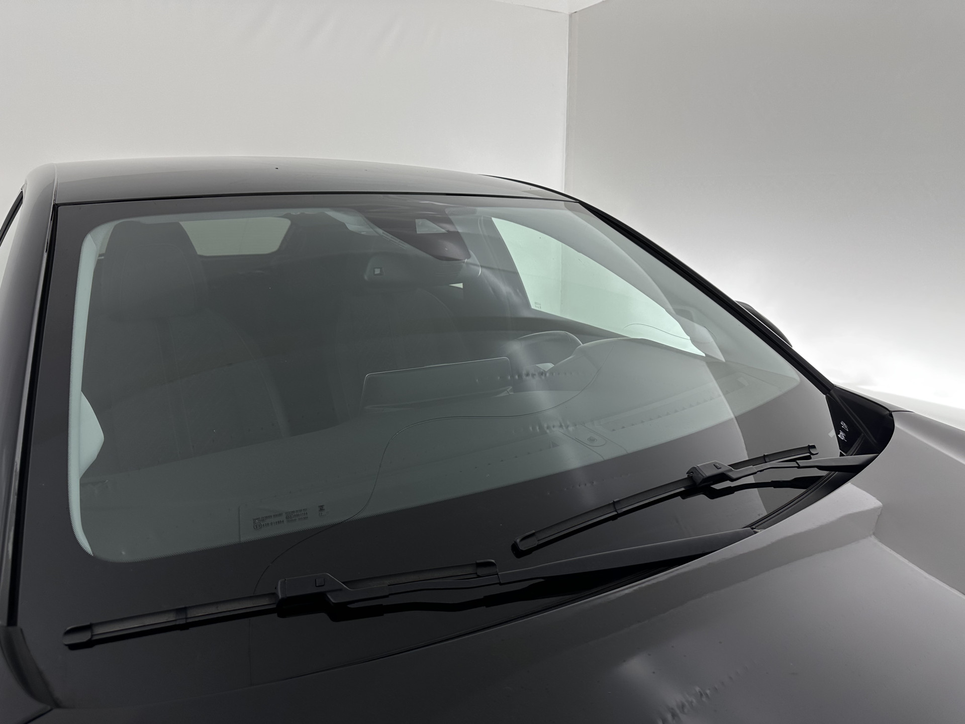 Peugeot e-208 EV Style 50 kWh [3-Fase-11kW] {SOH-96%} (INCL-BTW) Aut. *LEATHER-FABRIC | FULL-LED | HEATED-SPORTSEATS | KEYLESS | PRIVACYGLASS | DAB+ | NAVI-FULLMAP | ECC | PDC | CRUISE | CARBON-INLAY | DIGI-COCKPIT | 16''ALU*