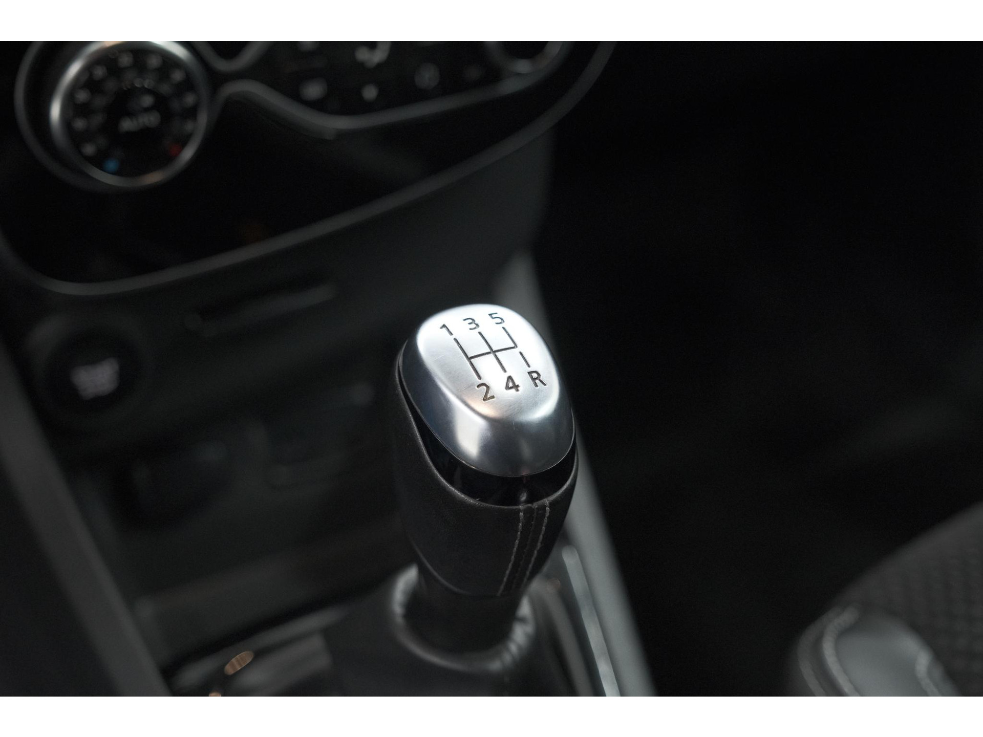 Renault Clio Estate TCe 90 Intens | Bleu De France | Parkeersensoren | Navigatie | Climate Control