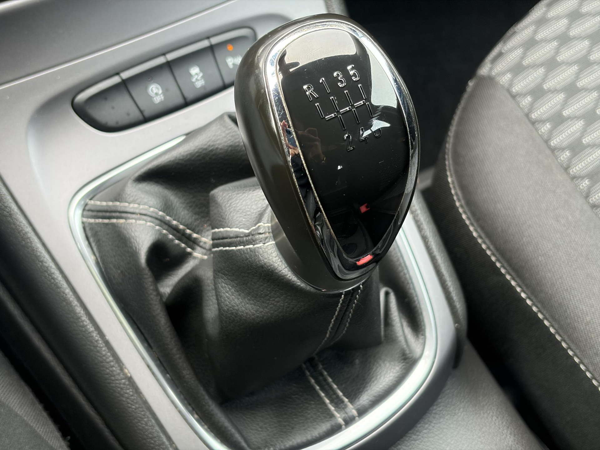 Opel Astra Sports Tourer 1.4 Business+ ✓1e Eigenaar✓Trekhaak✓150pk✓Carplay✓Navi✓Airco✓Cruise✓Pdc V+A✓6 Bak✓Lm velgen✓N.A.P,Apk tot 10-2027